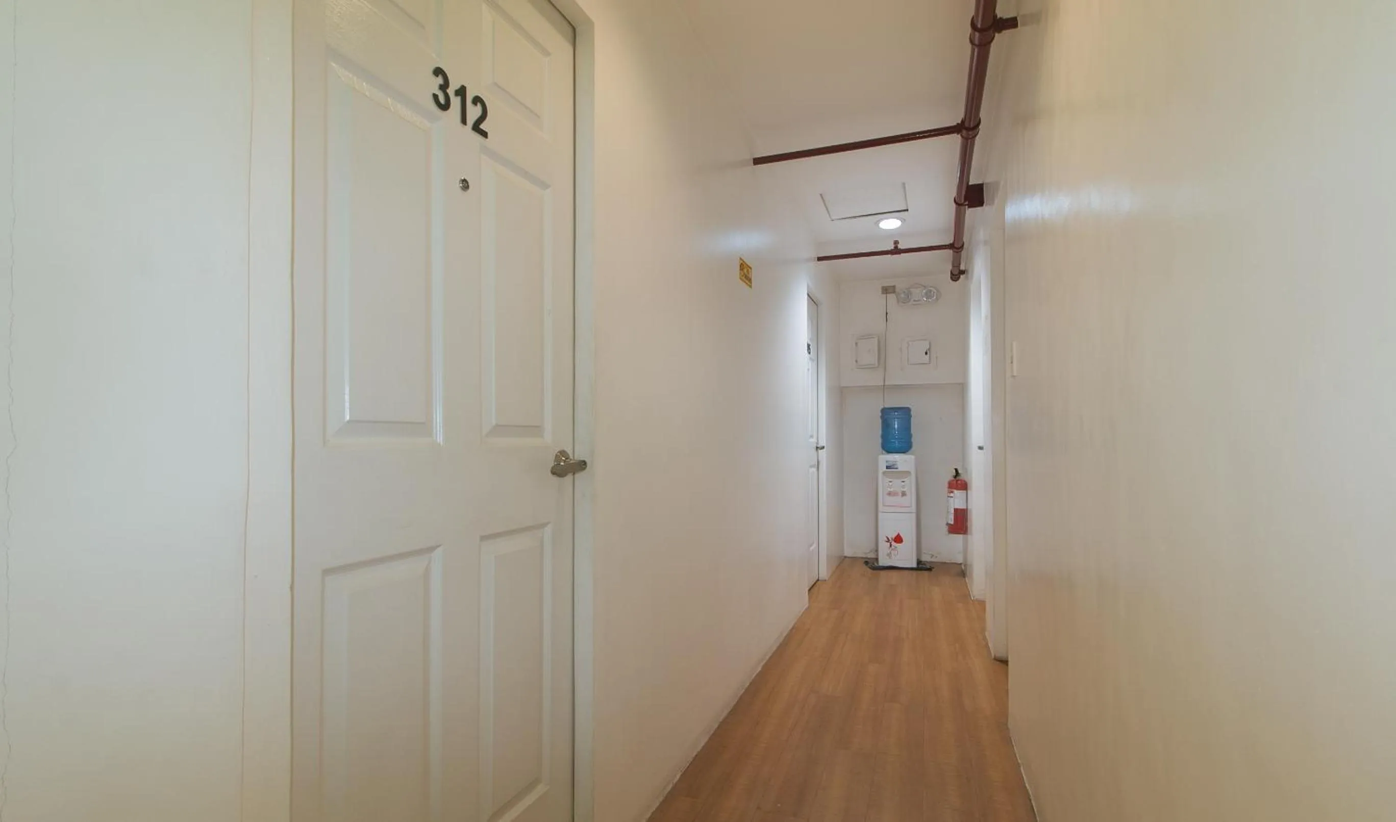 Area and facilities in RedDoorz Plus at Boni Avenue Mandaluyong