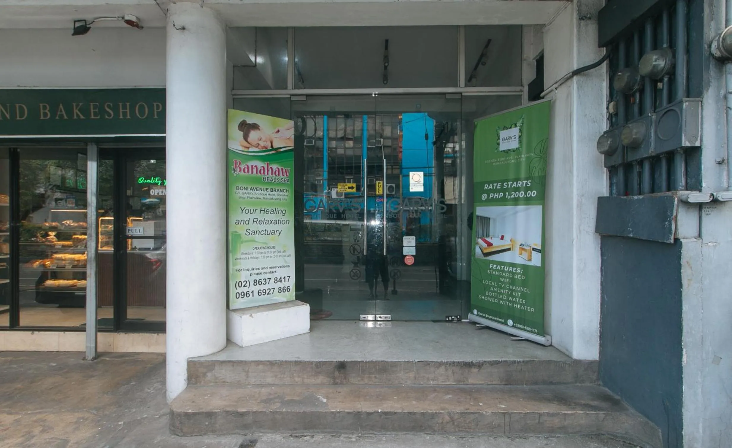 Facade/entrance in RedDoorz Plus at Boni Avenue Mandaluyong