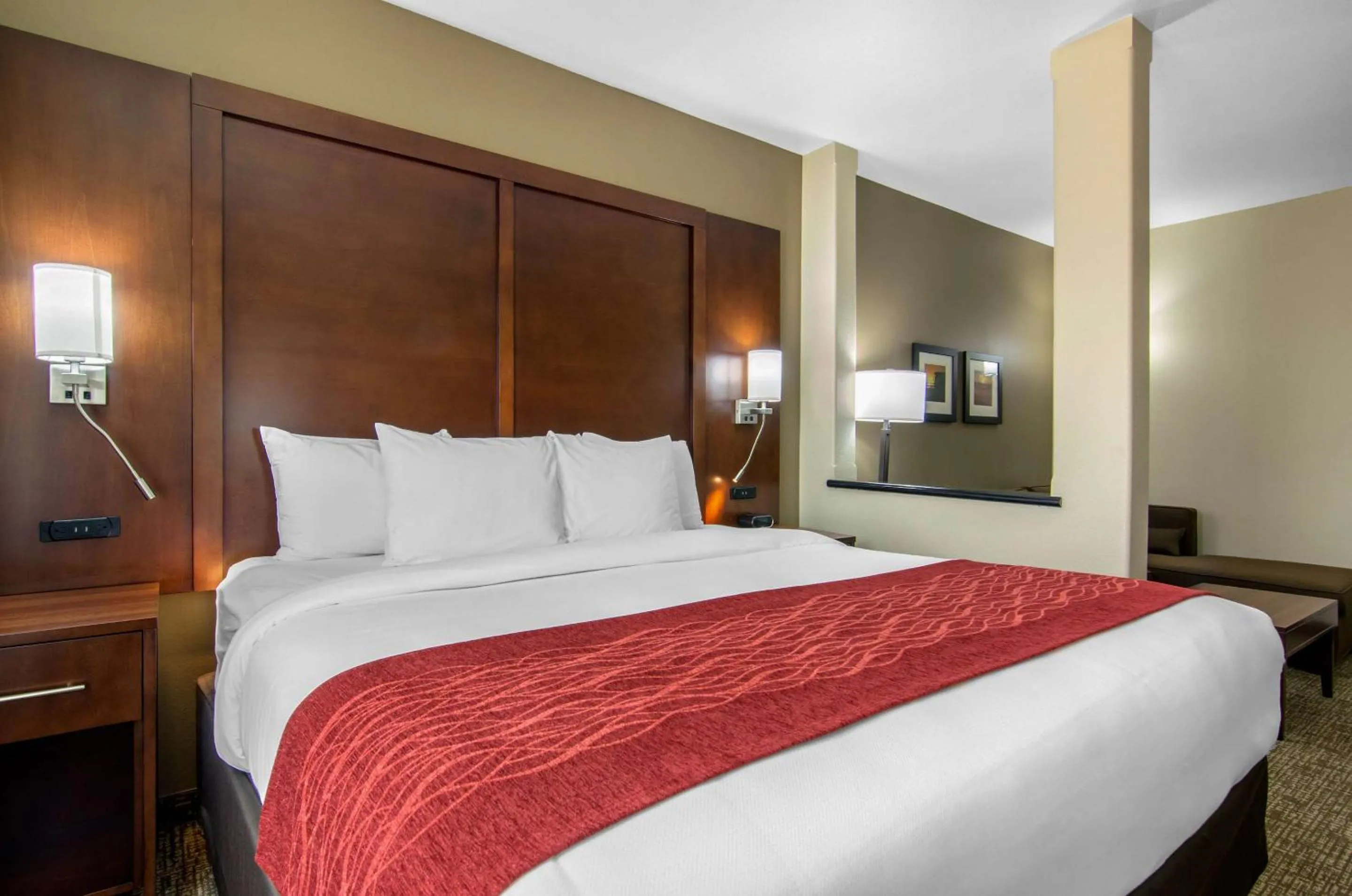 Bedroom in Comfort Inn & Suites Shawnee - Kansas City