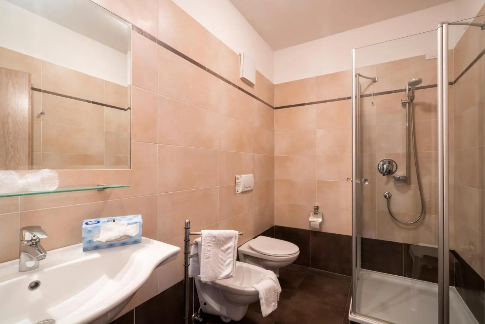 Bathroom in Hotel Weingarten