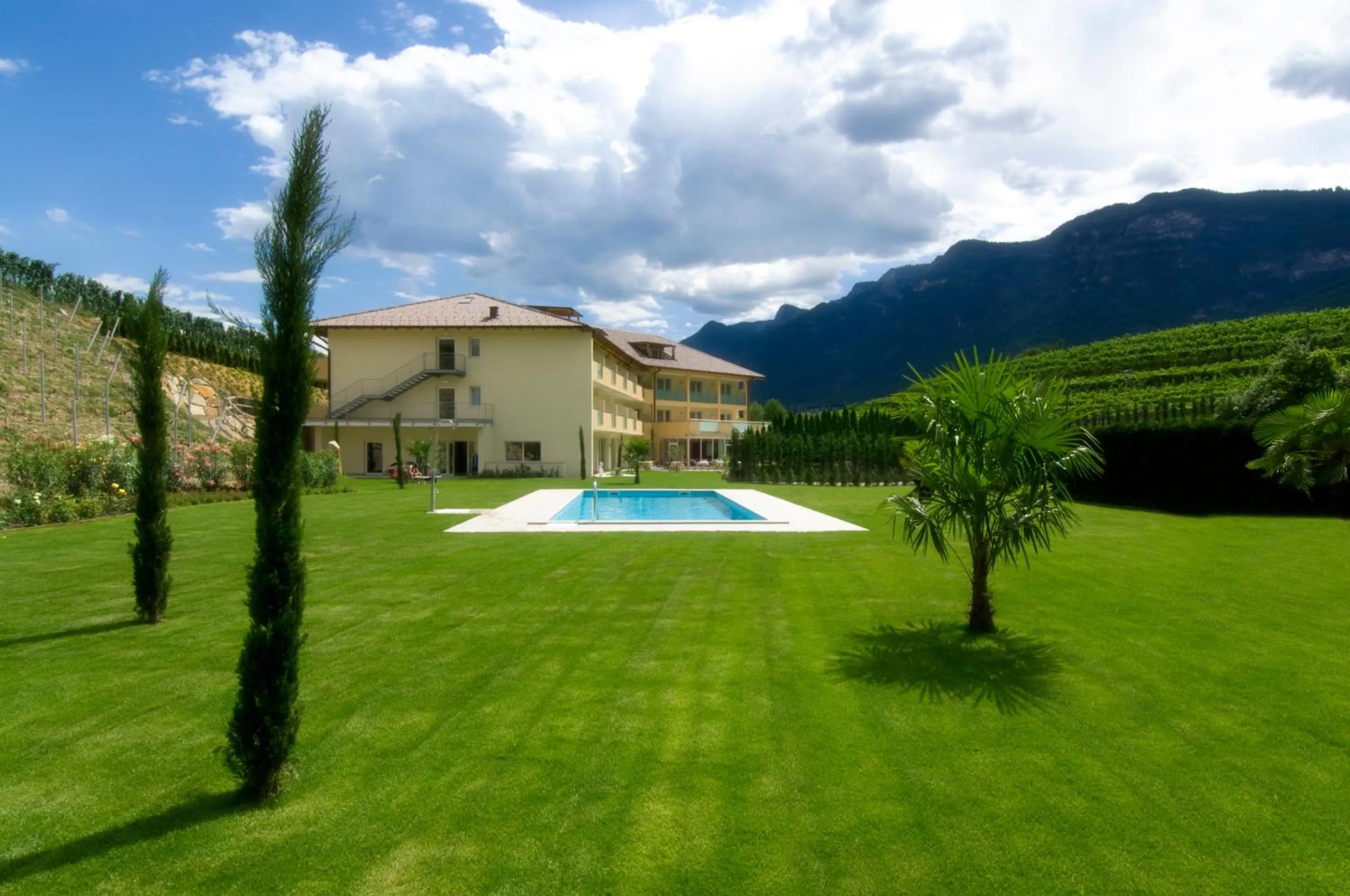 Swimming pool in Hotel Weingarten