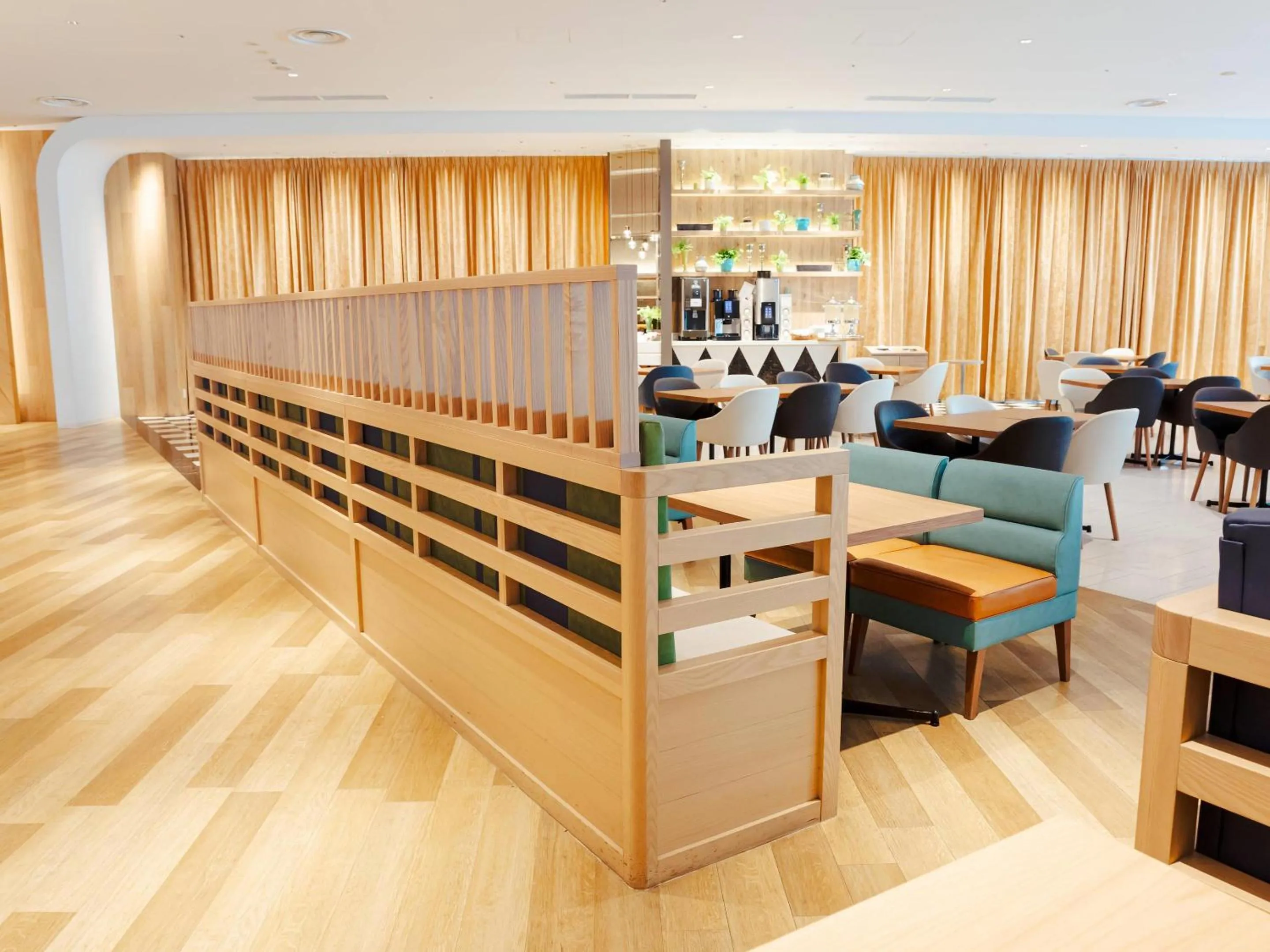 Breakfast in Comfort Suites Tokyo Bay