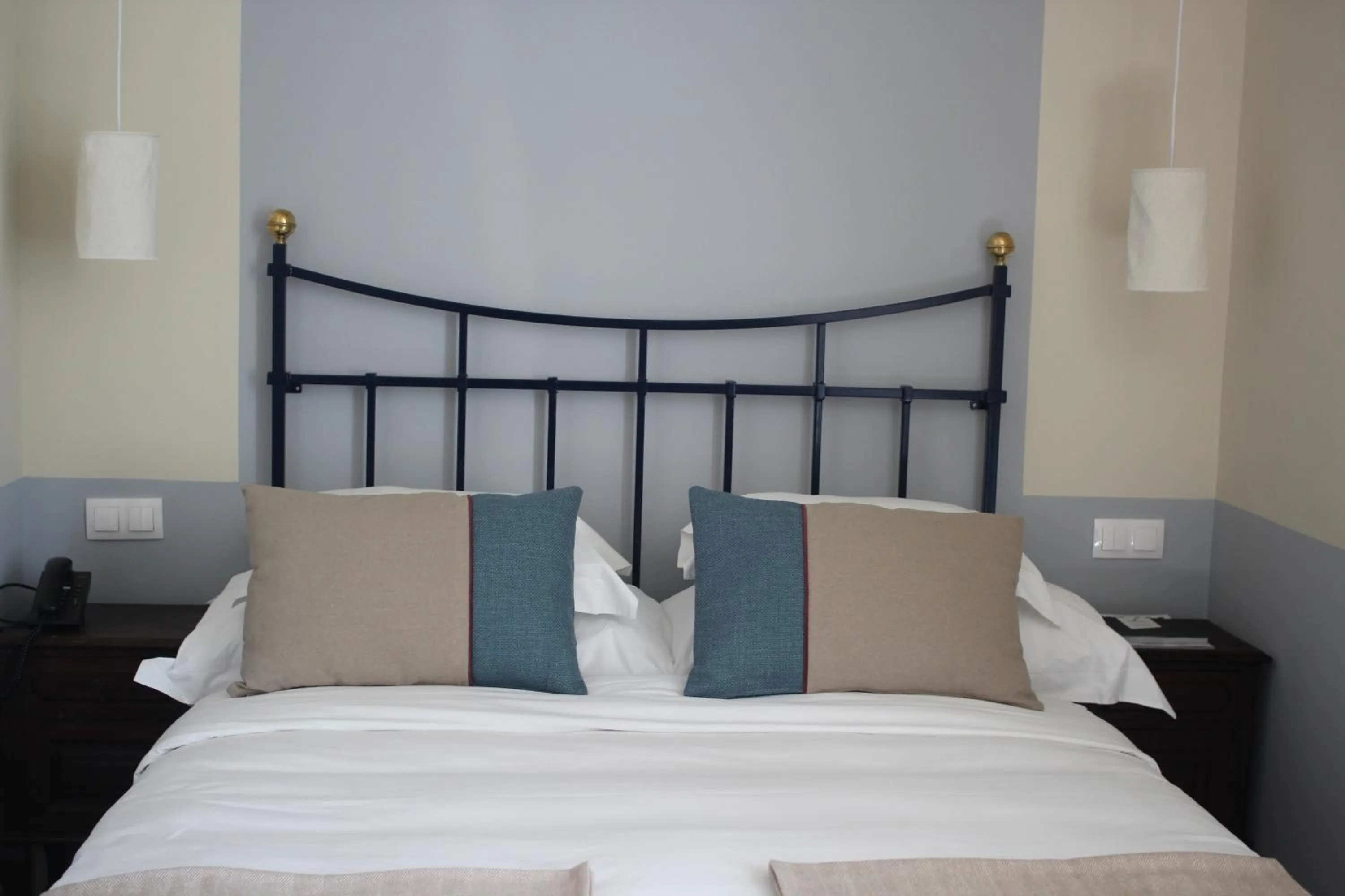 Decorative detail, Bed in Pousada Vila Óbidos