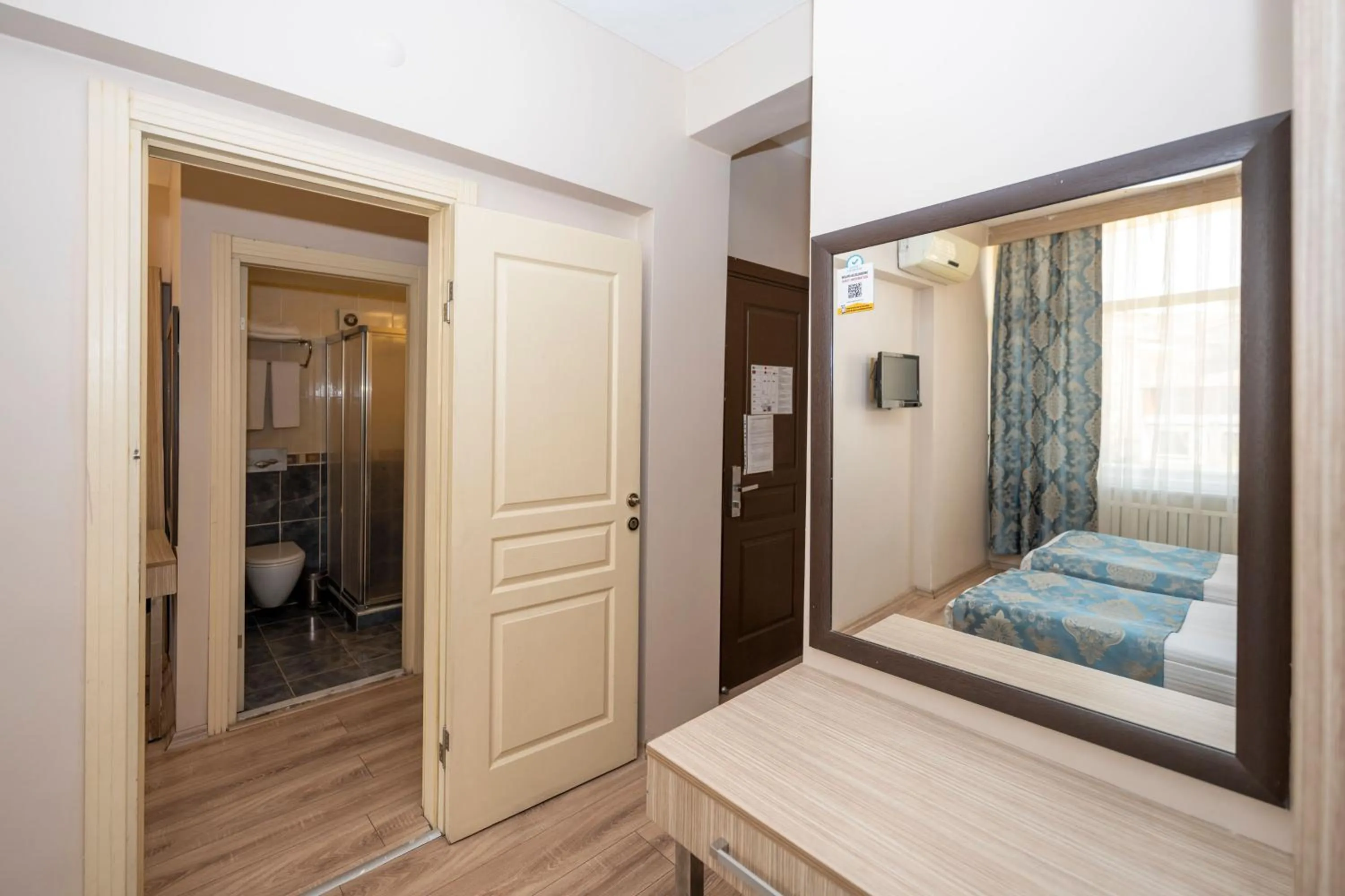 Photo of the whole room, Bed in Tugra Hotel