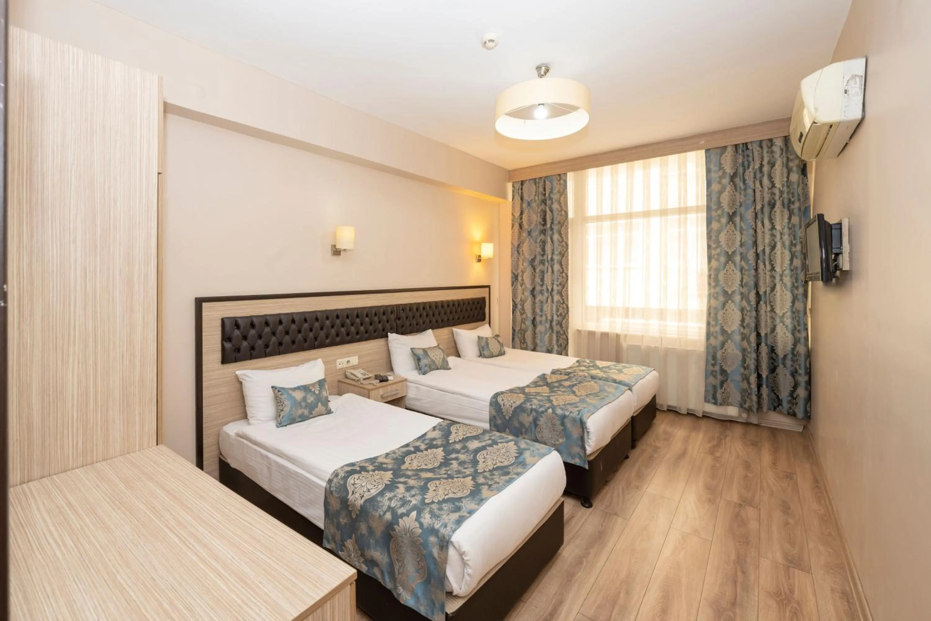 Photo of the whole room, Bed in Tugra Hotel