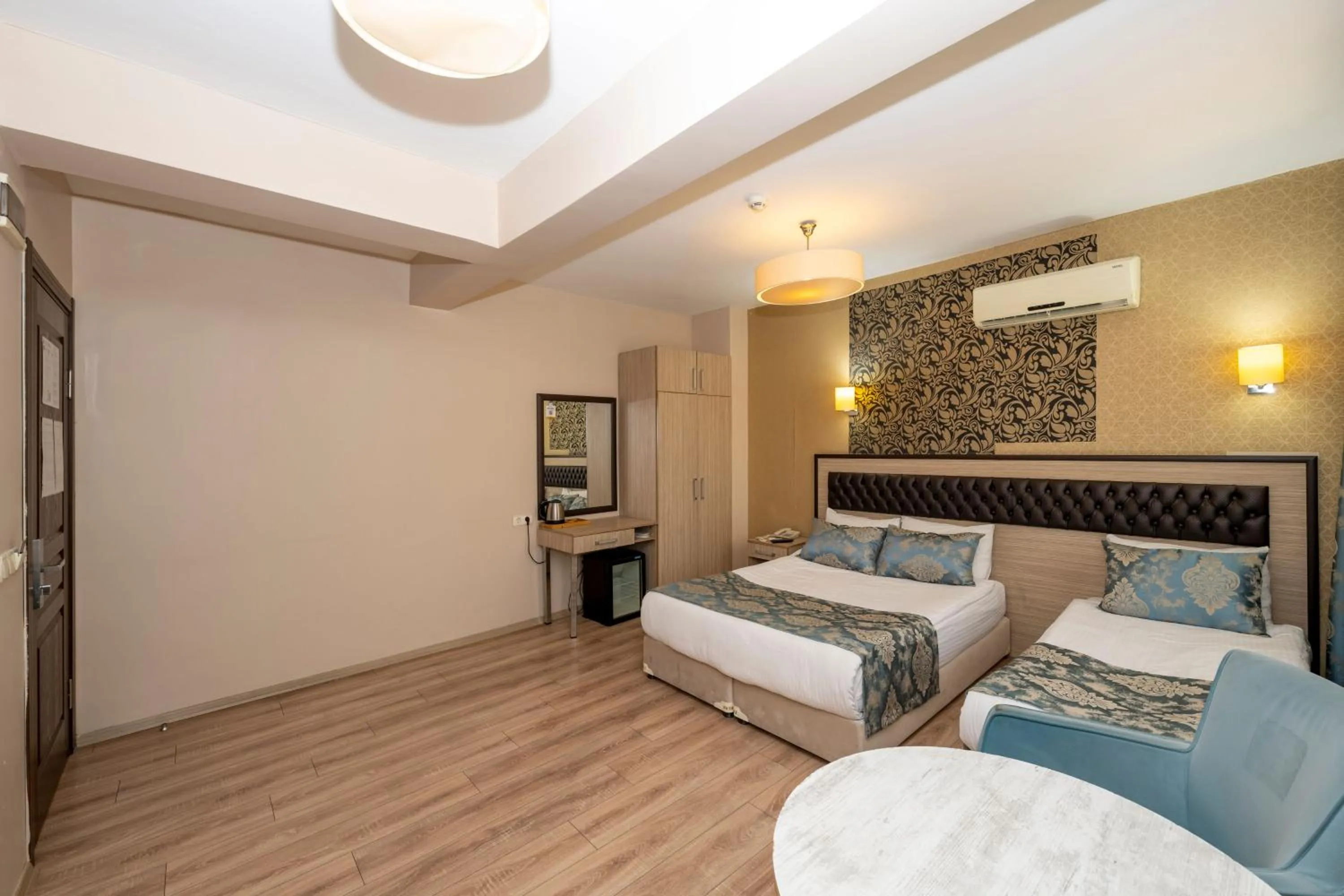 Photo of the whole room, Bed in Tugra Hotel