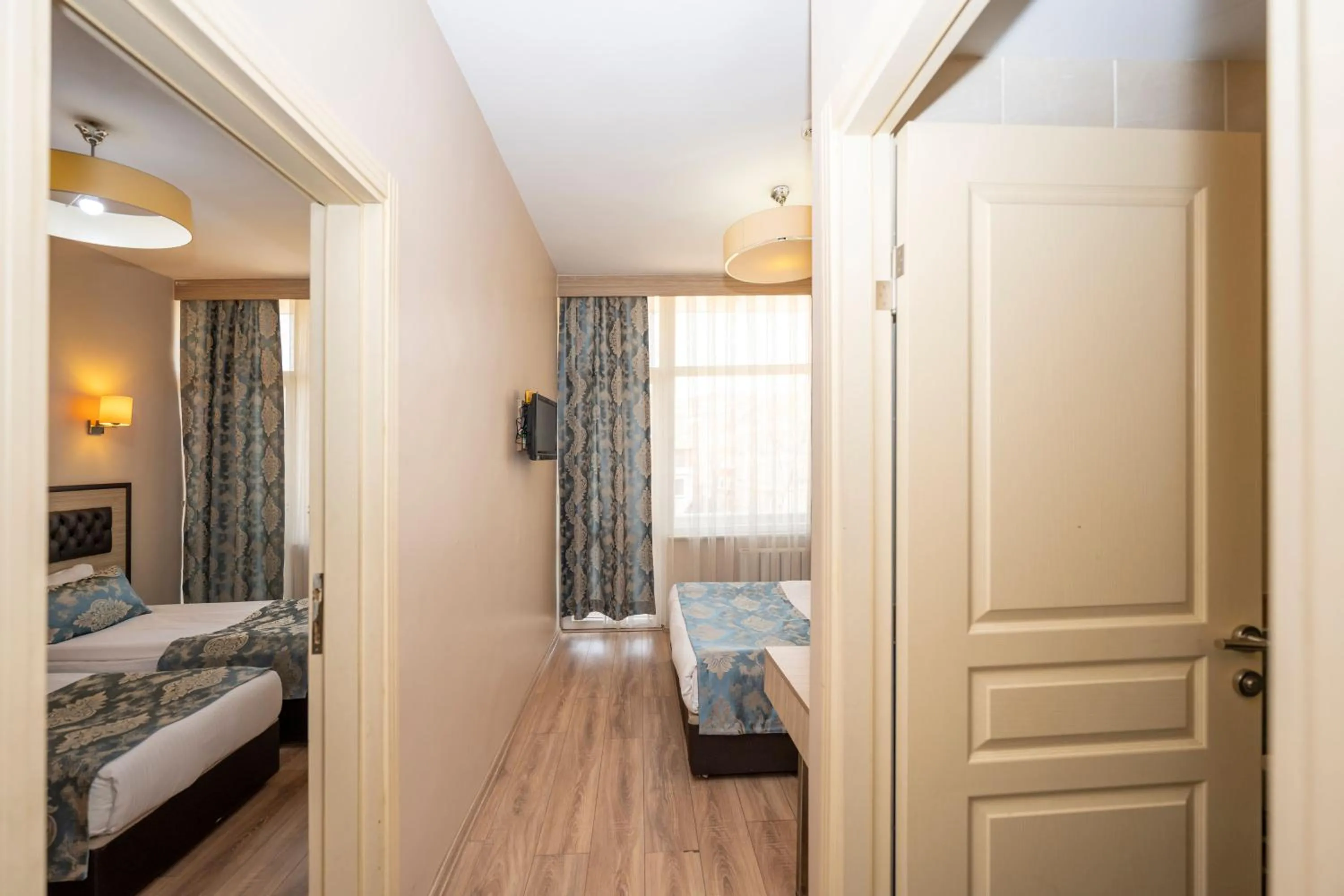 Photo of the whole room, Bed in Tugra Hotel