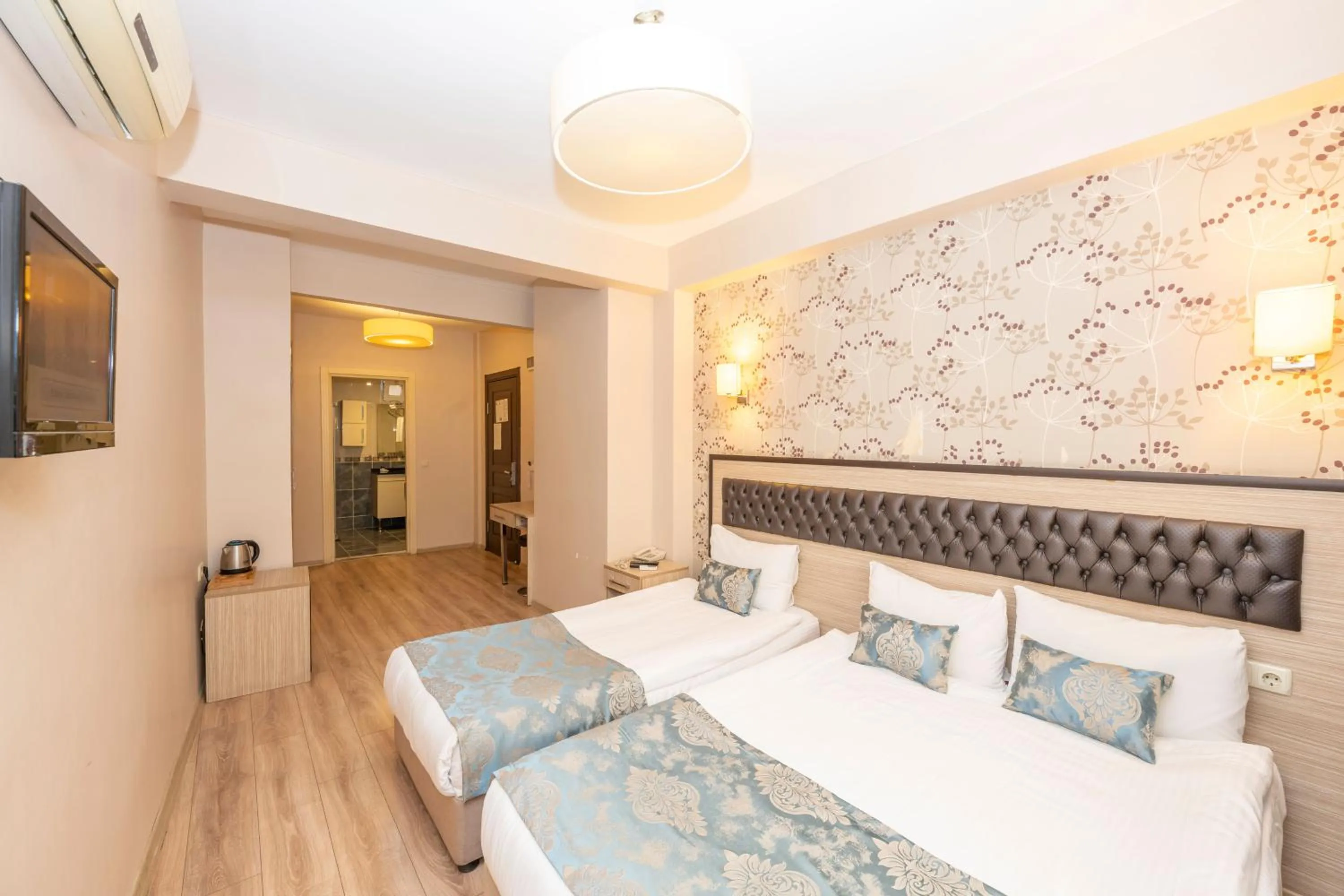 Photo of the whole room, Bed in Tugra Hotel