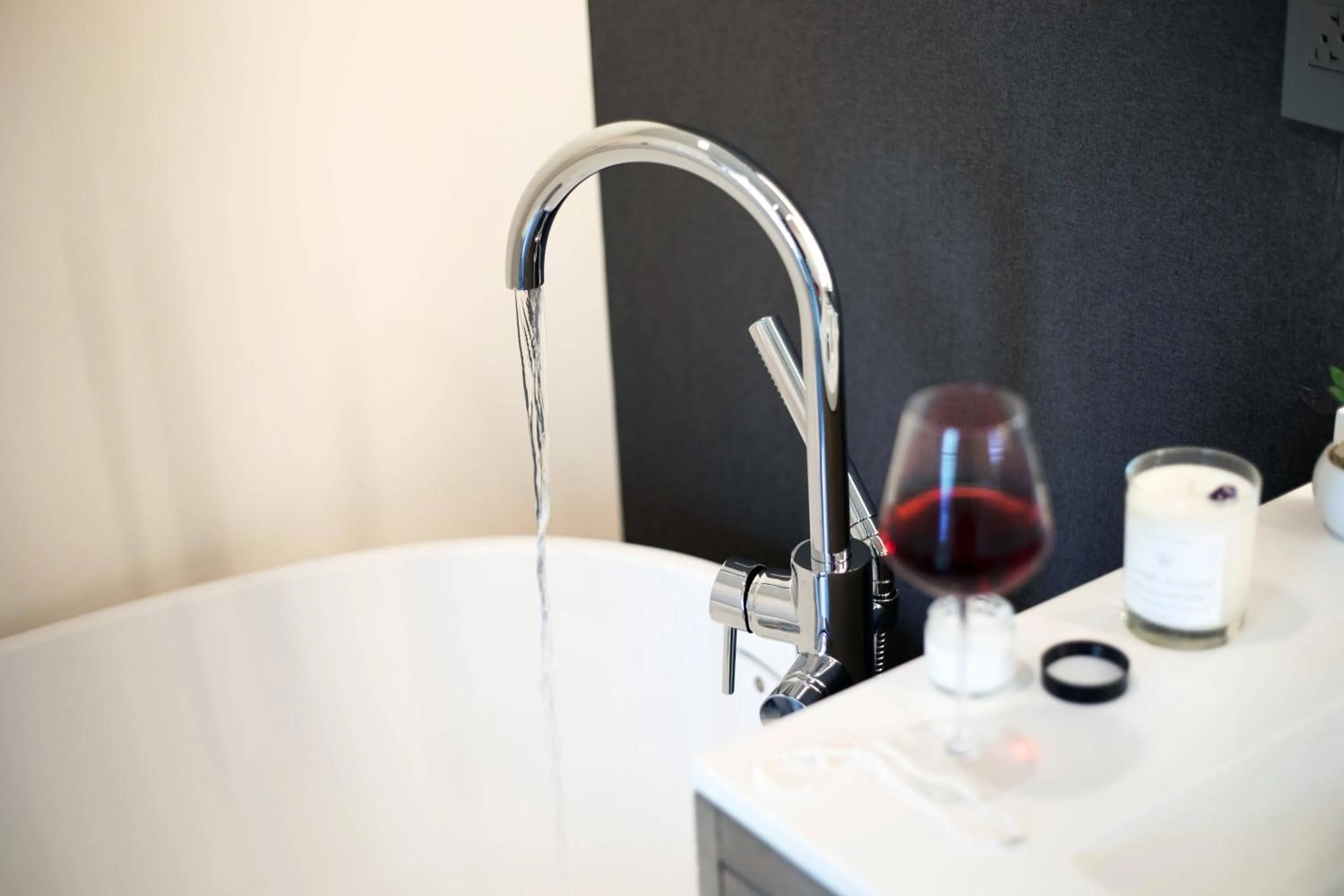 Bathroom in Elliot Park Hotel, Autograph Collection