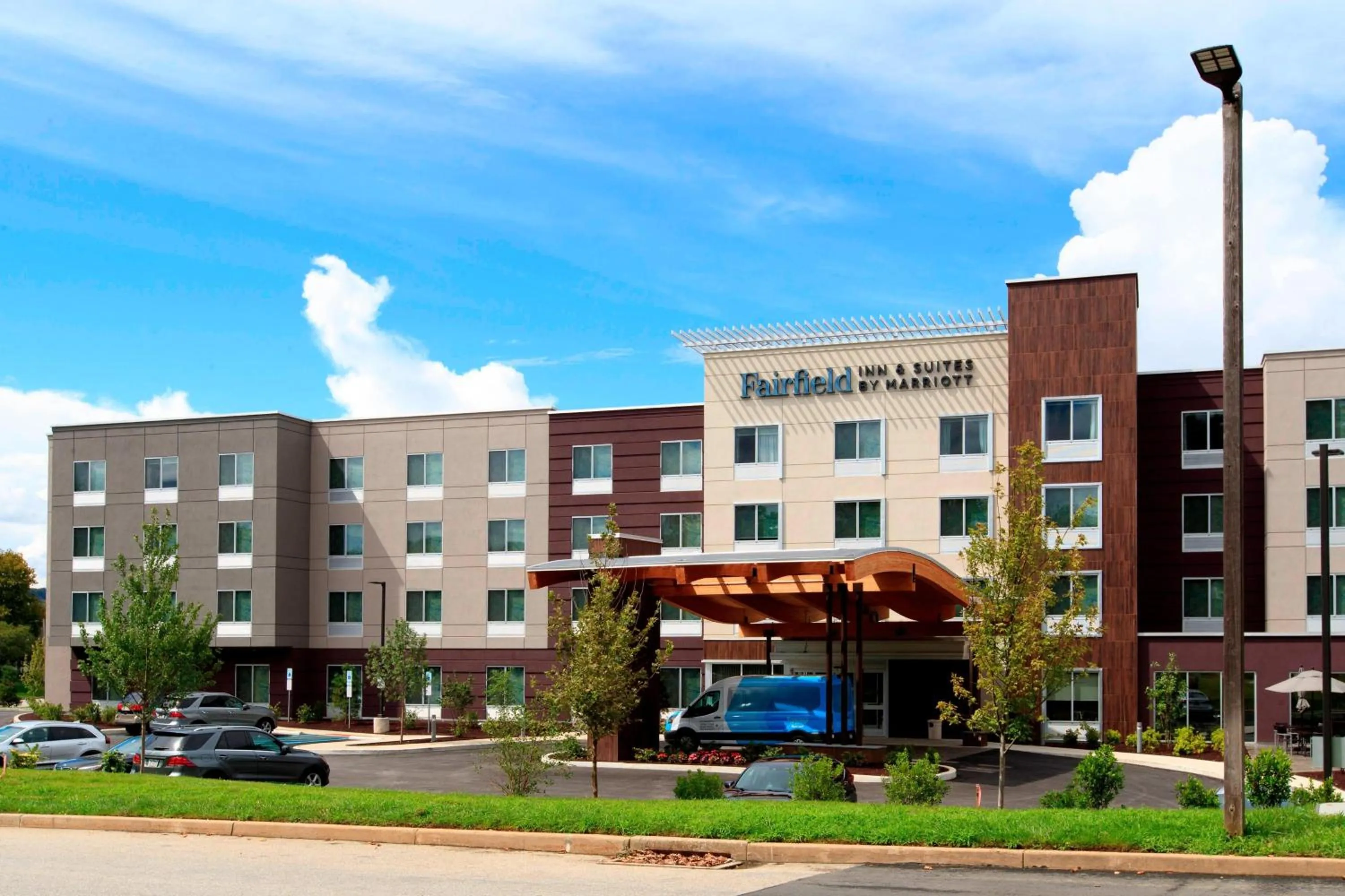 Property building in Fairfield Inn & Suites by Marriott Philadelphia Valley Forge/Great Valley