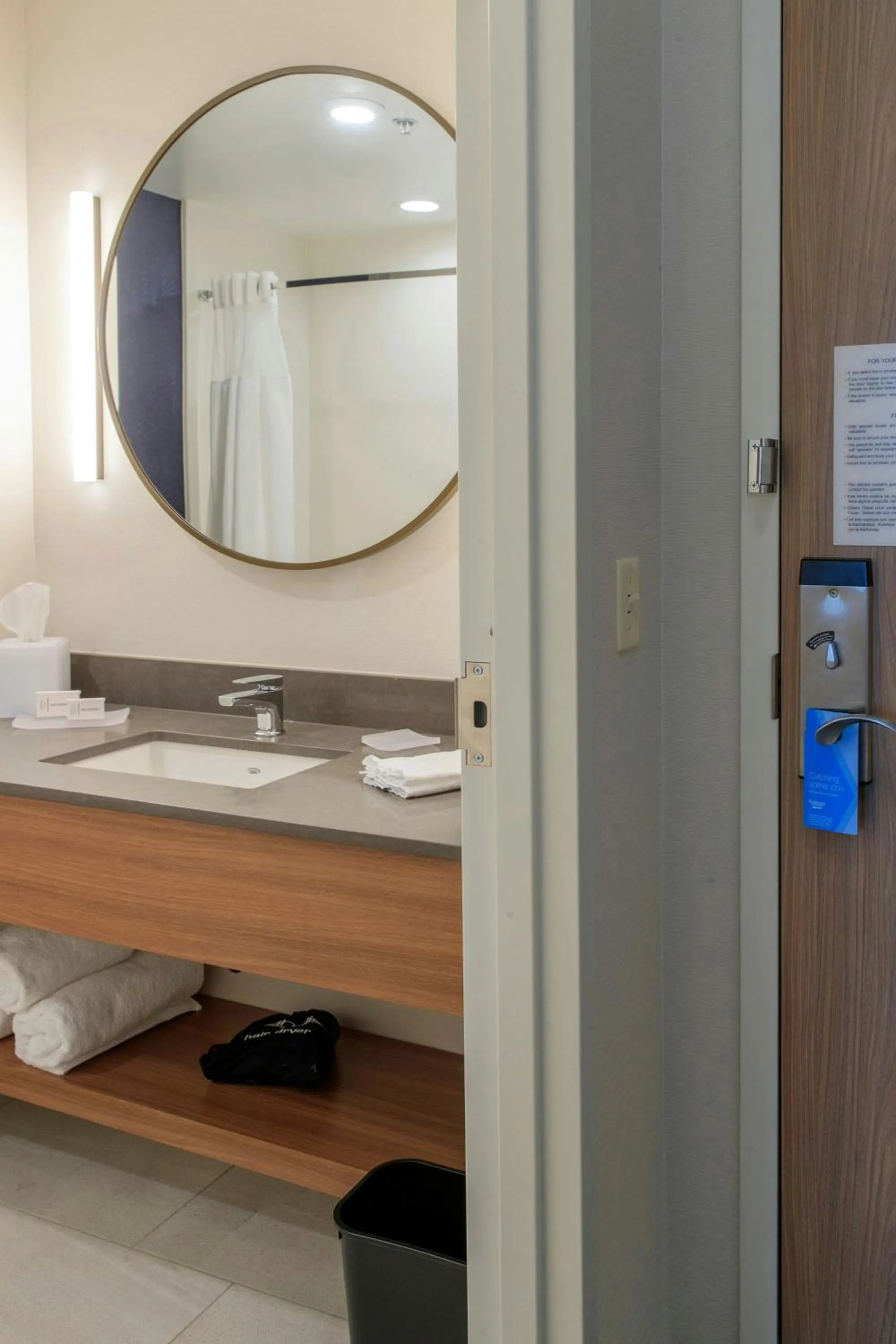 Bathroom in Fairfield Inn & Suites by Marriott Philadelphia Valley Forge/Great Valley