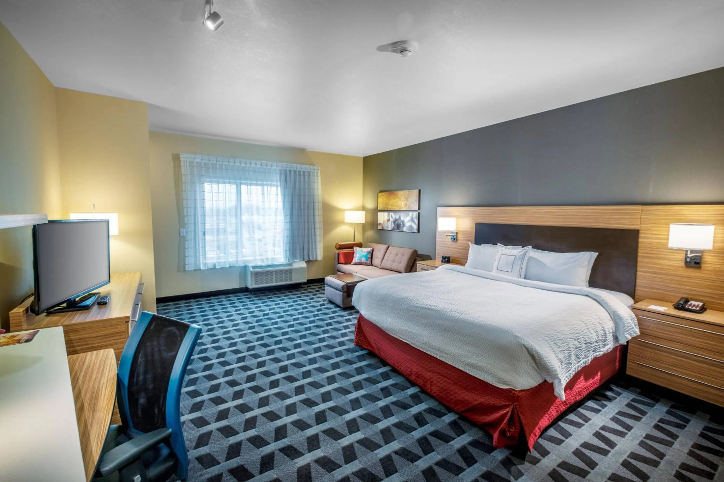 Bedroom, Bed in TownePlace Suites by Marriott Toledo Oregon