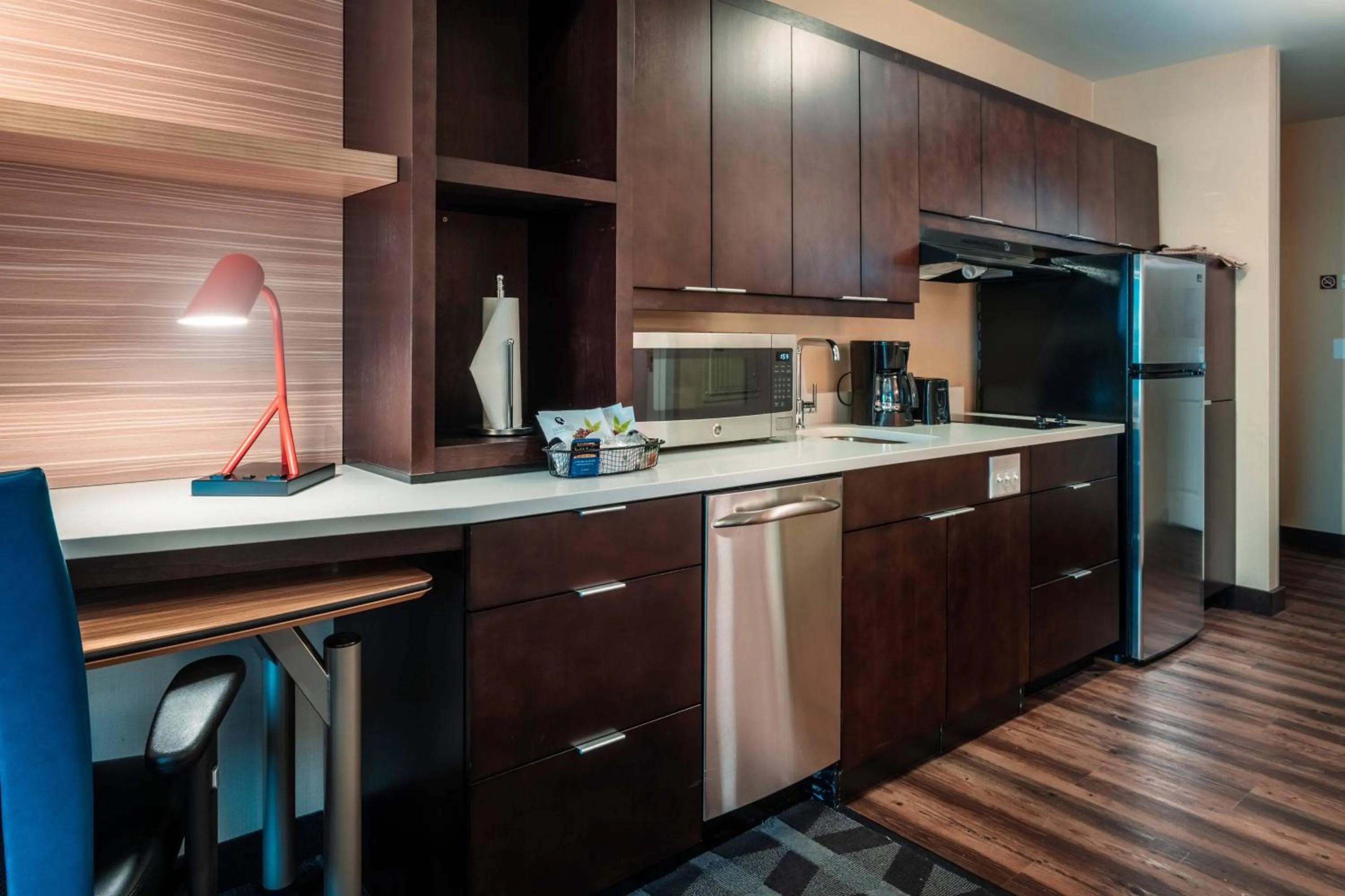 Kitchen or kitchenette in TownePlace Suites by Marriott Toledo Oregon