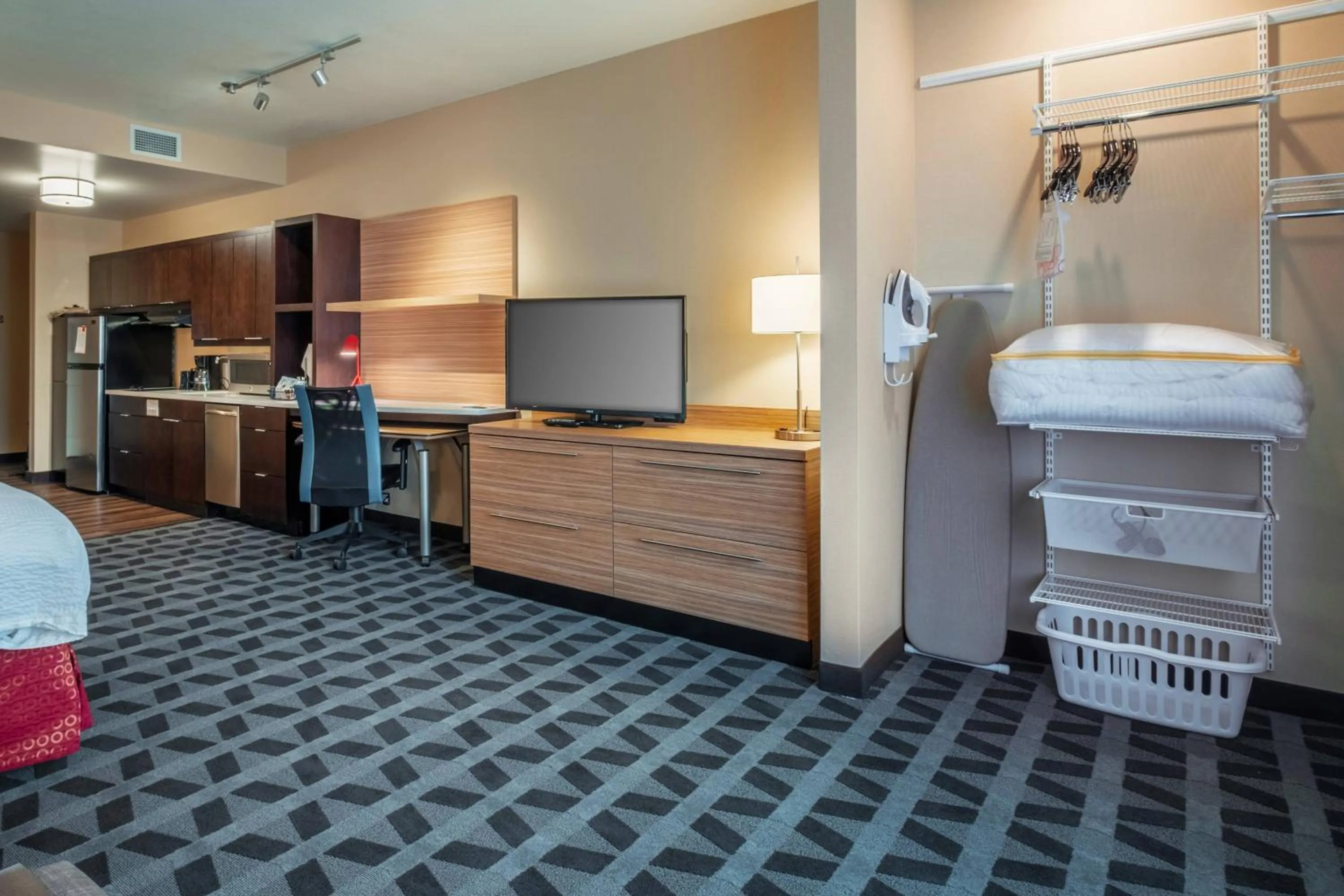 Bedroom in TownePlace Suites by Marriott Toledo Oregon