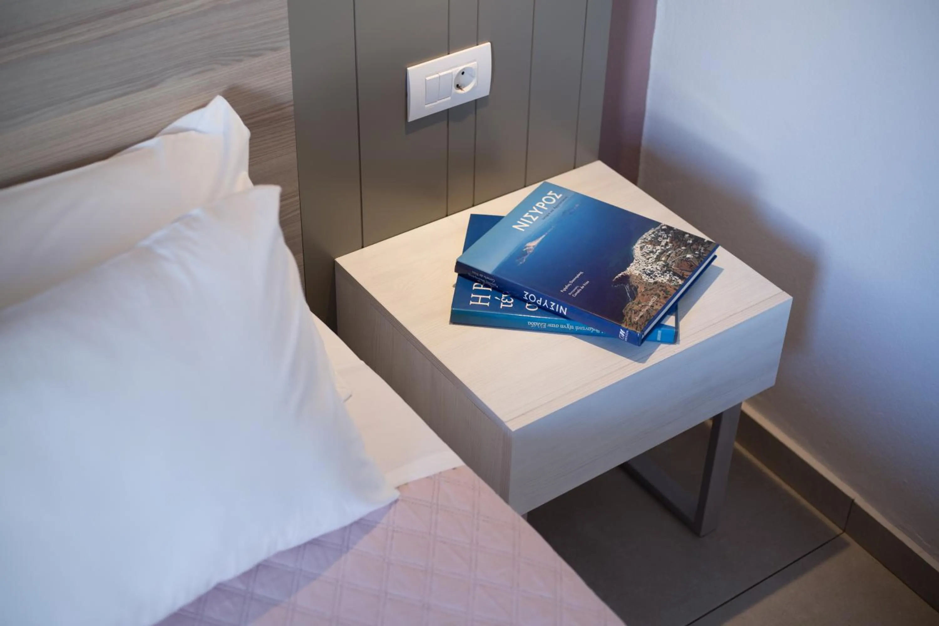 Bedroom, Bed in Gelli Apartments