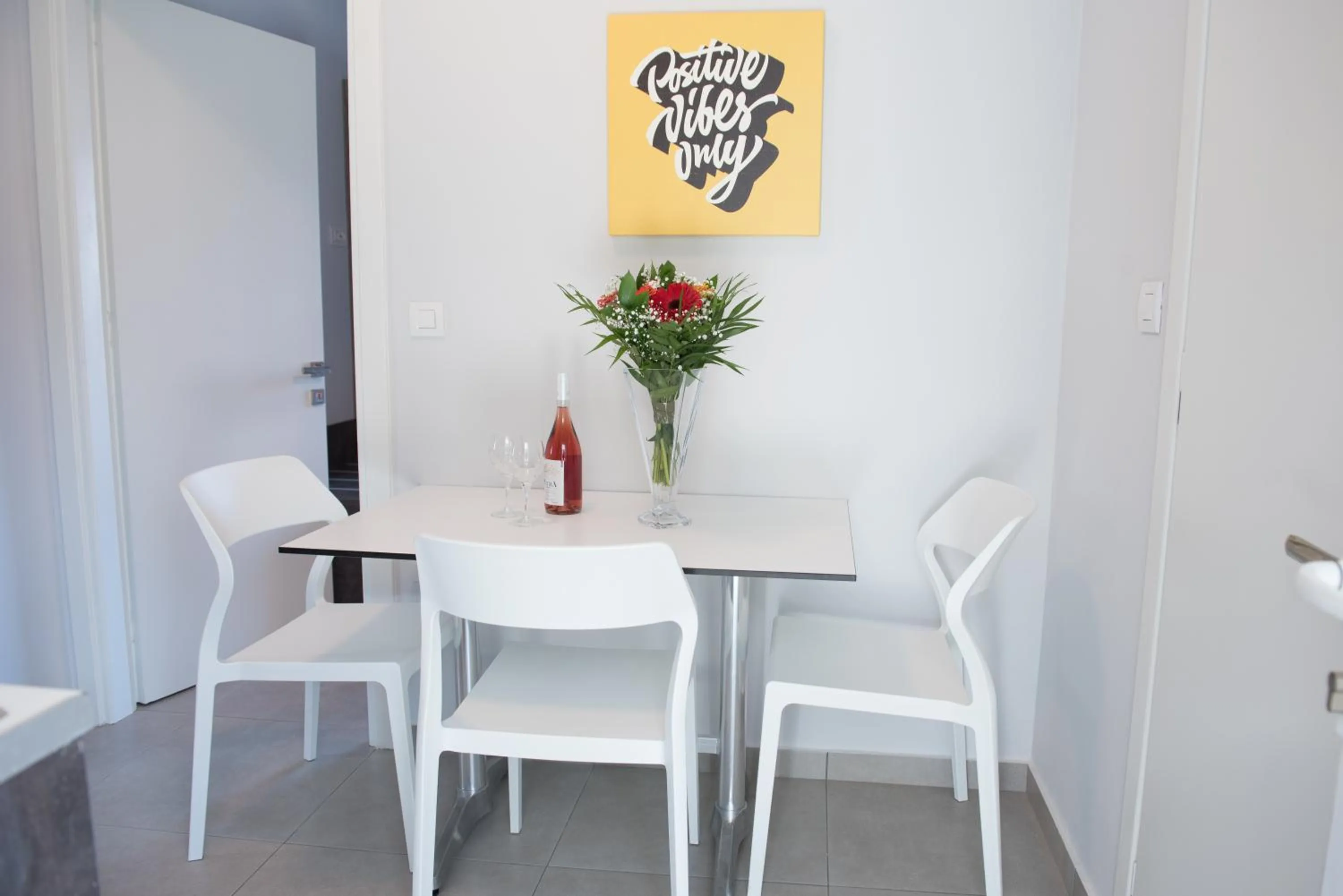 Dining area in Gelli Apartments