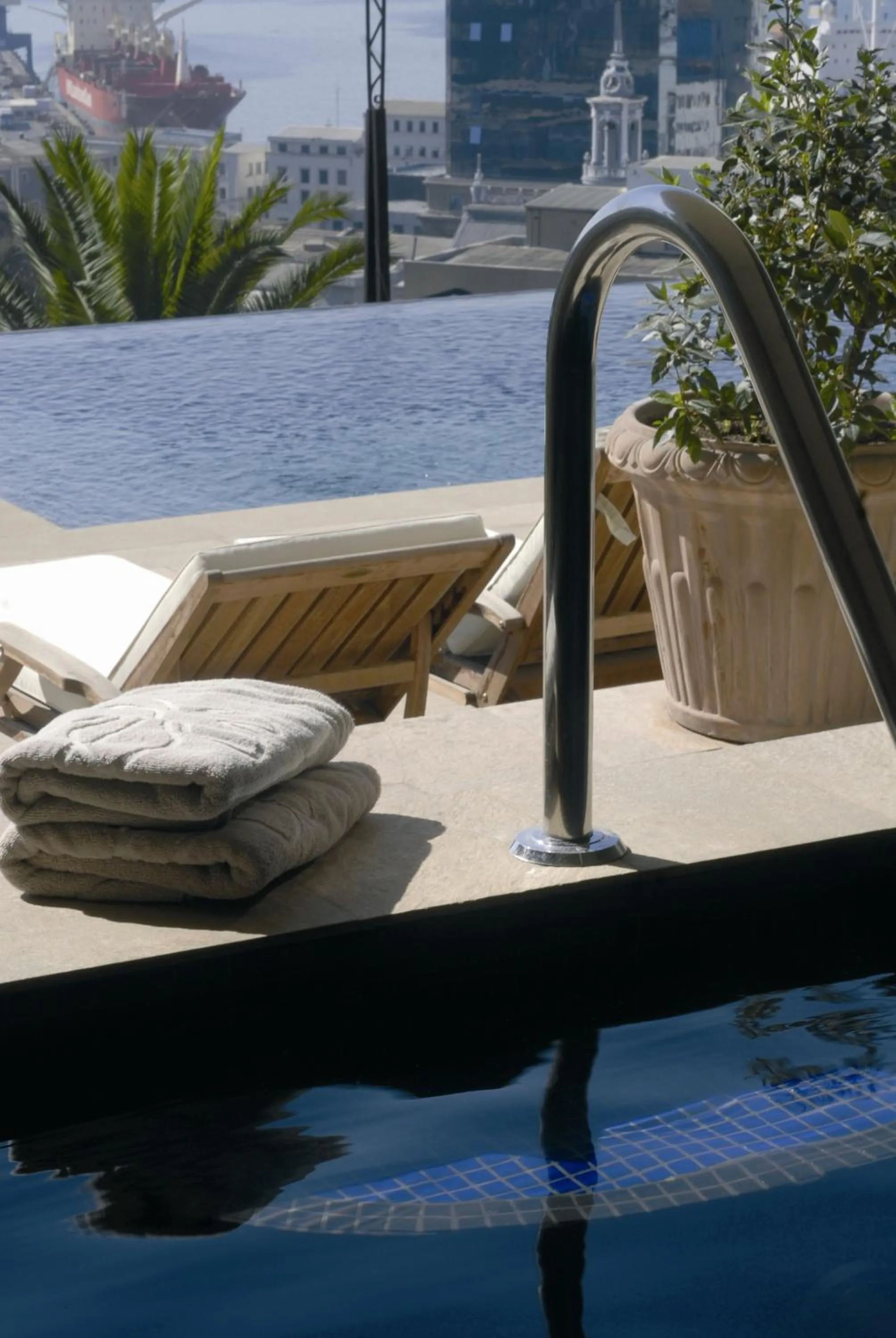 Swimming pool in Hotel Casa Higueras