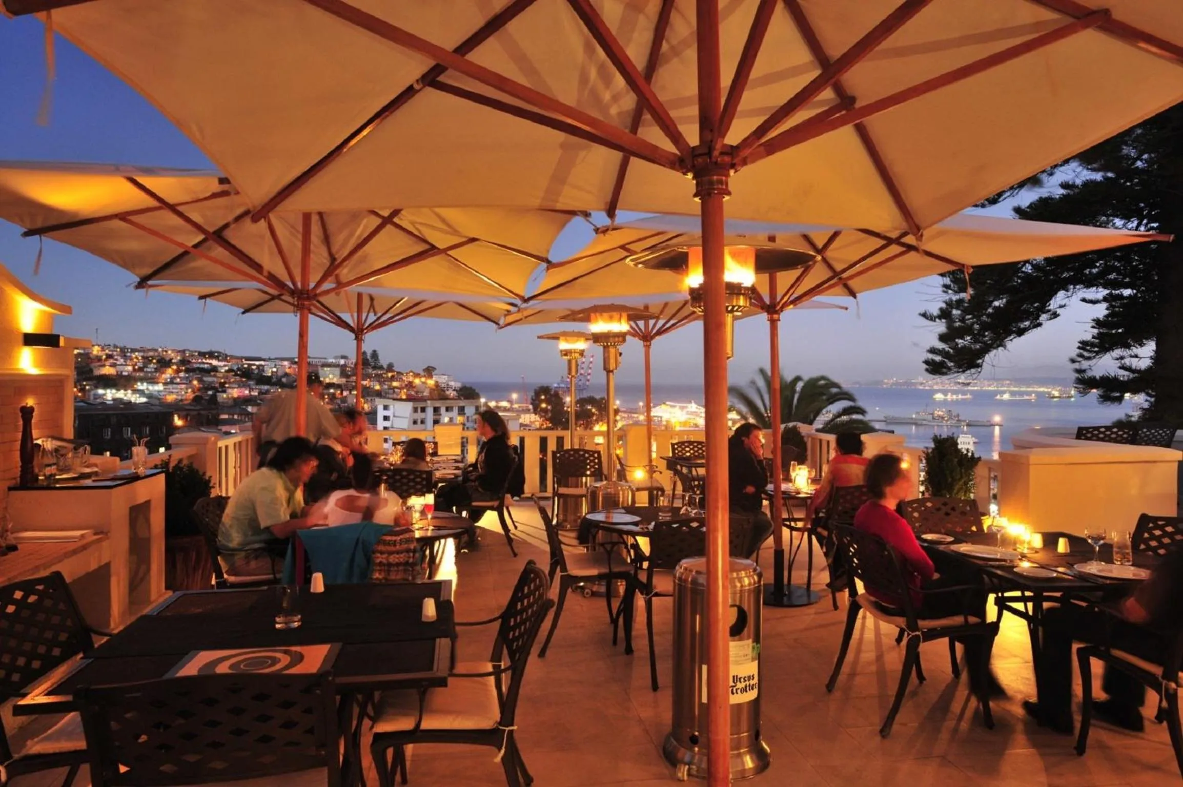 Restaurant/places to eat in Hotel Casa Higueras