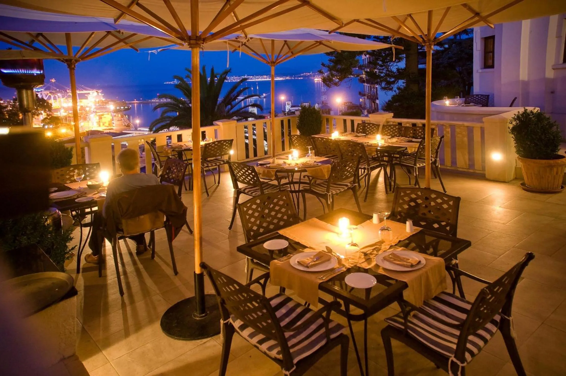 Restaurant/places to eat in Hotel Casa Higueras