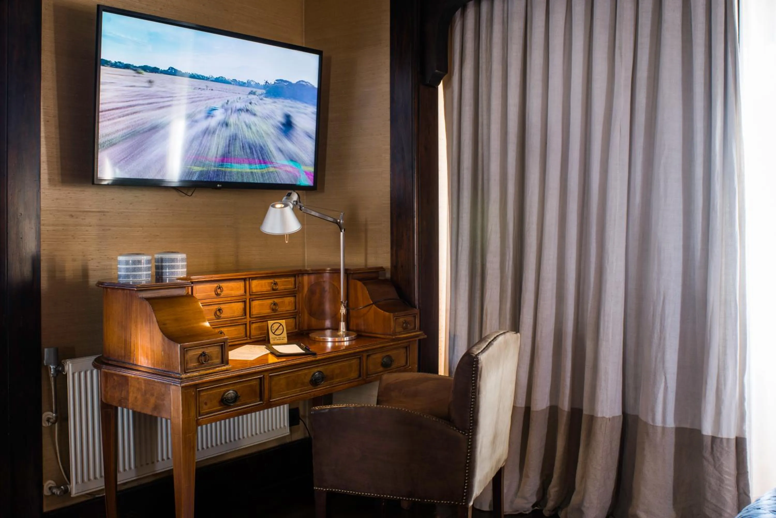 TV and multimedia in Hotel Casa Higueras