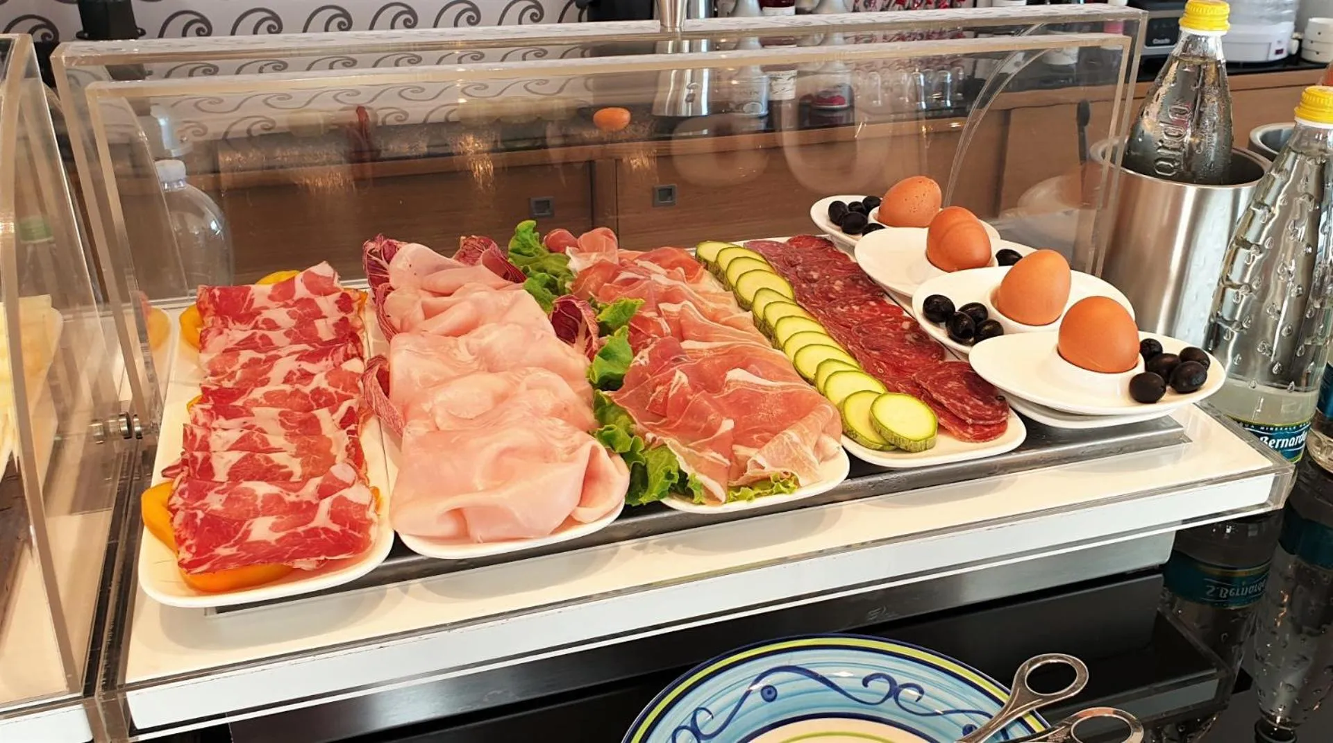 Food and drinks in You & Me Beach Hotel