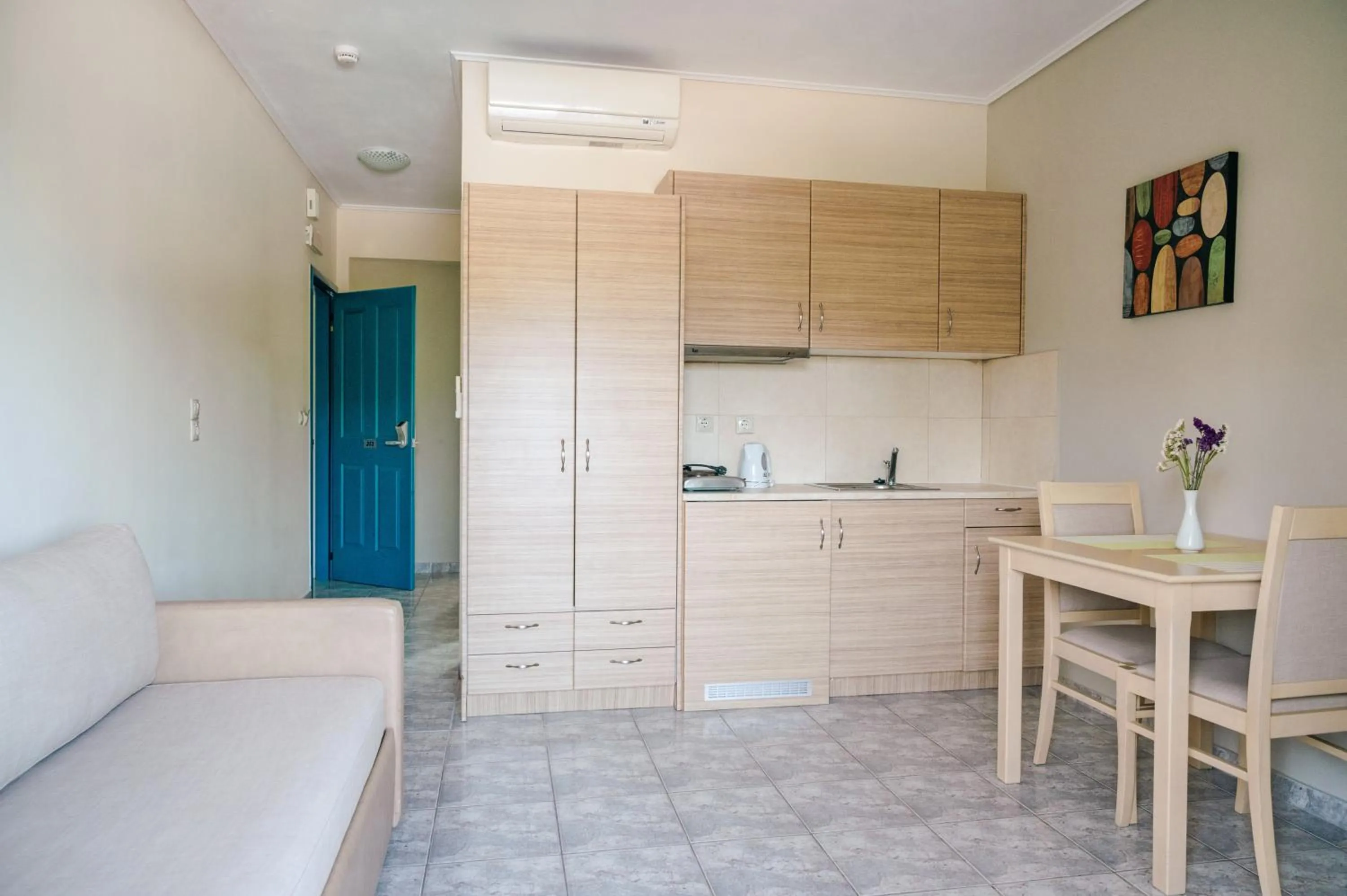 Kitchen or kitchenette in Emporios Bay Hotel Chios