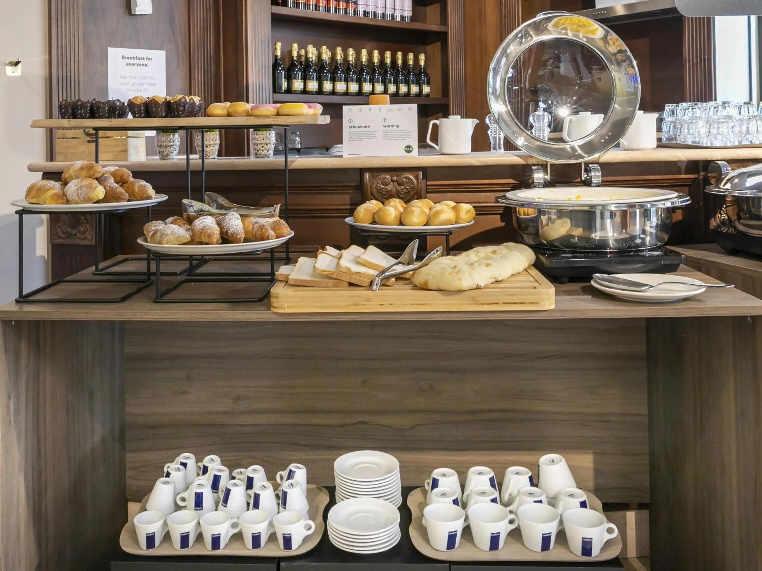 Restaurant/places to eat in B&B HOTEL Pomezia Cortese