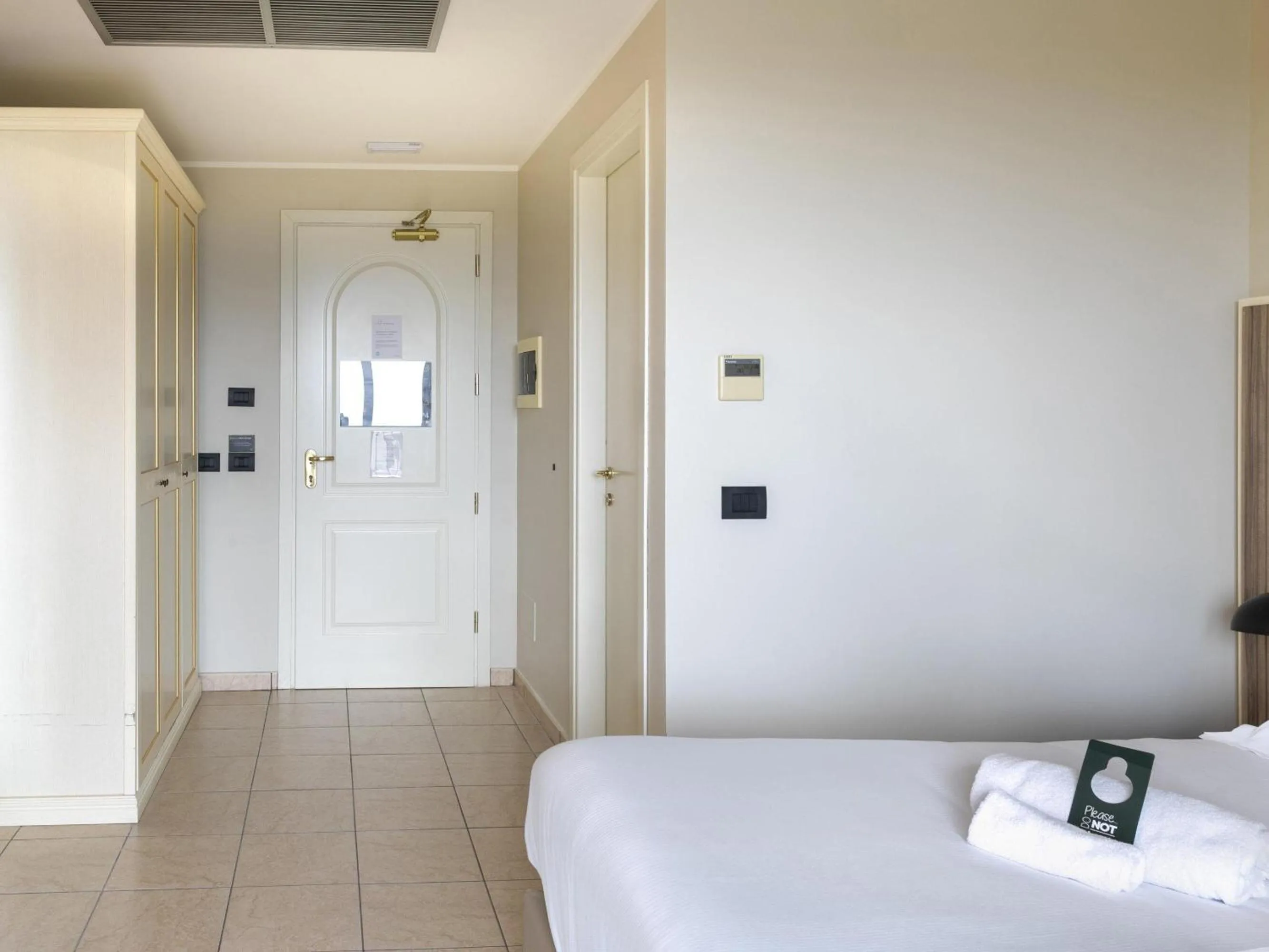 Photo of the whole room, Bed in B&B HOTEL Pomezia Cortese