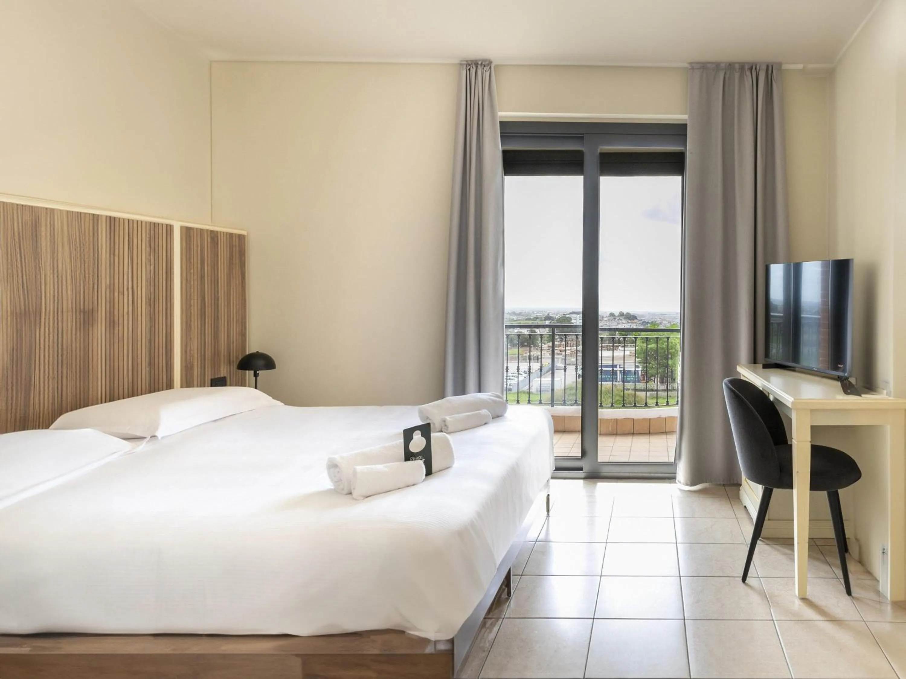 Photo of the whole room, Bed in B&B HOTEL Pomezia Cortese