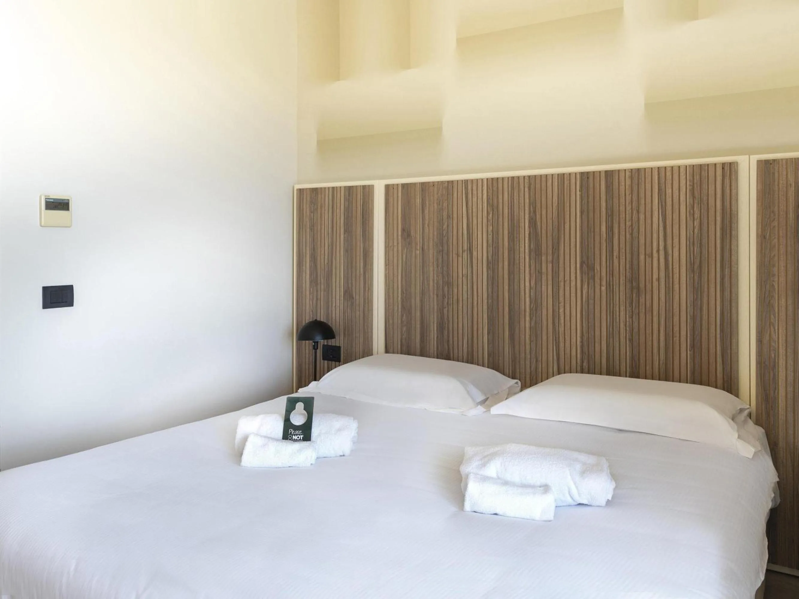 Photo of the whole room, Bed in B&B HOTEL Pomezia Cortese