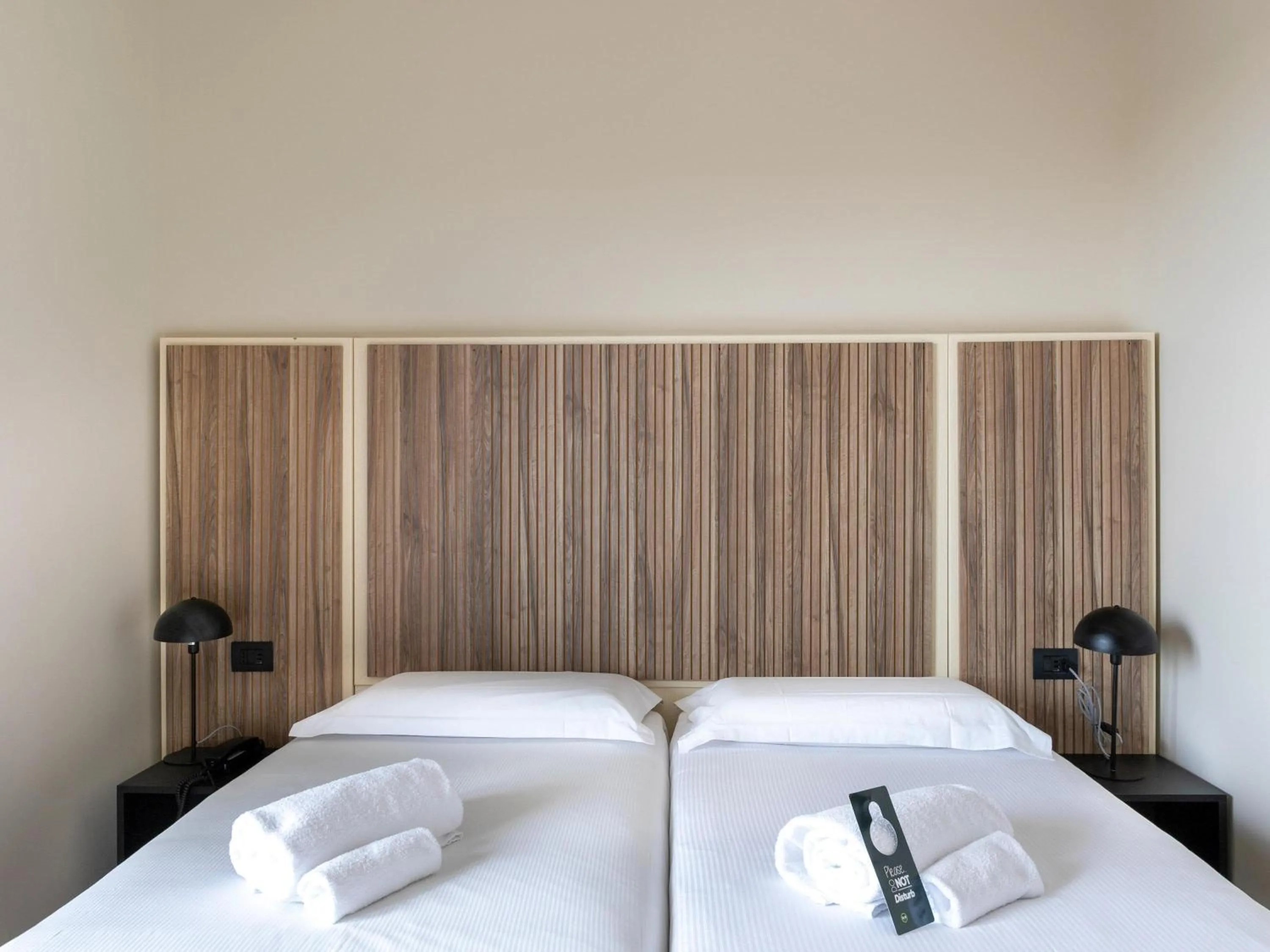 Bathroom, Bed in B&B HOTEL Pomezia Cortese