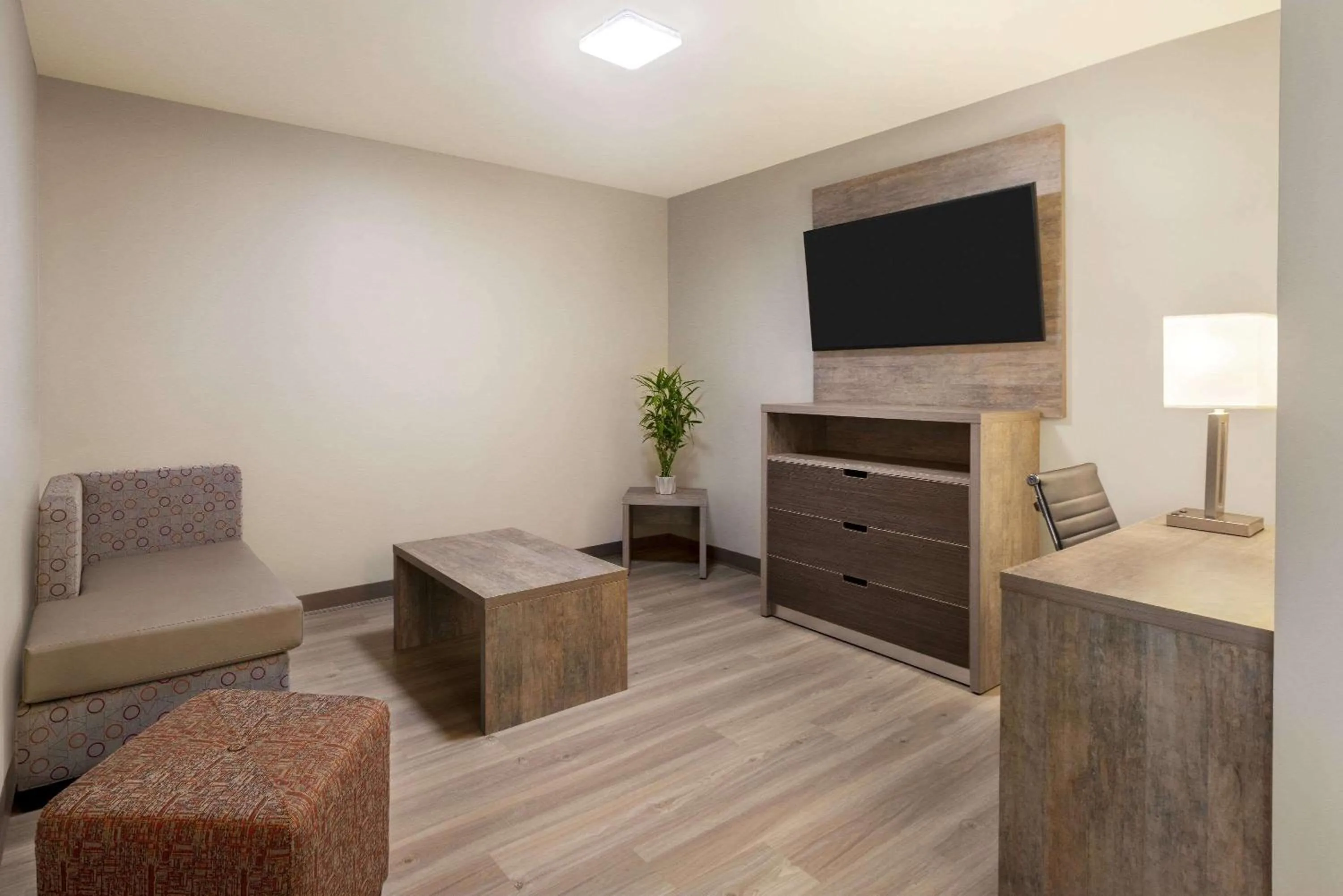 Photo of the whole room in Days Inn & Suites by Wyndham Bowling Green