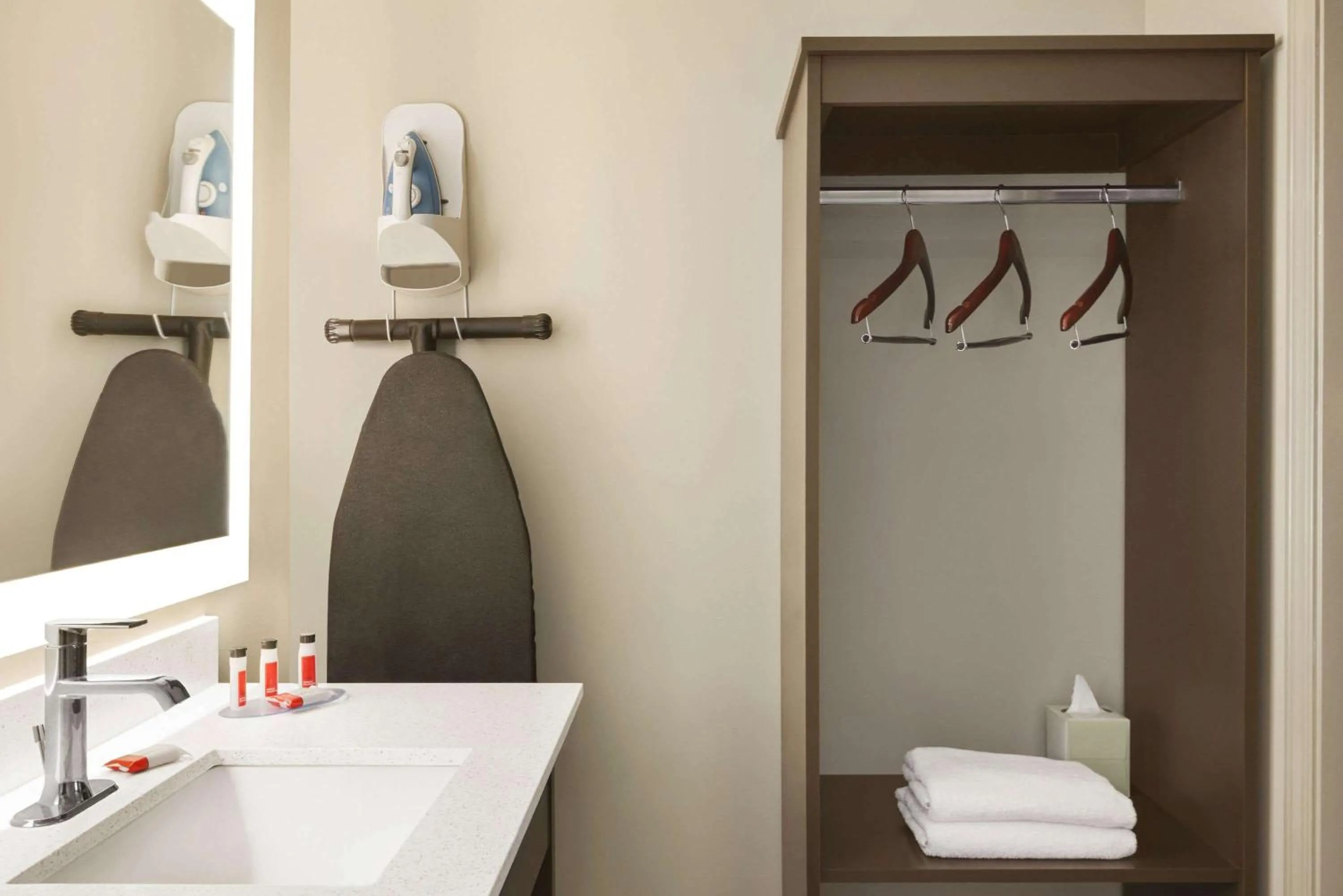 Bathroom in Days Inn & Suites by Wyndham Bowling Green