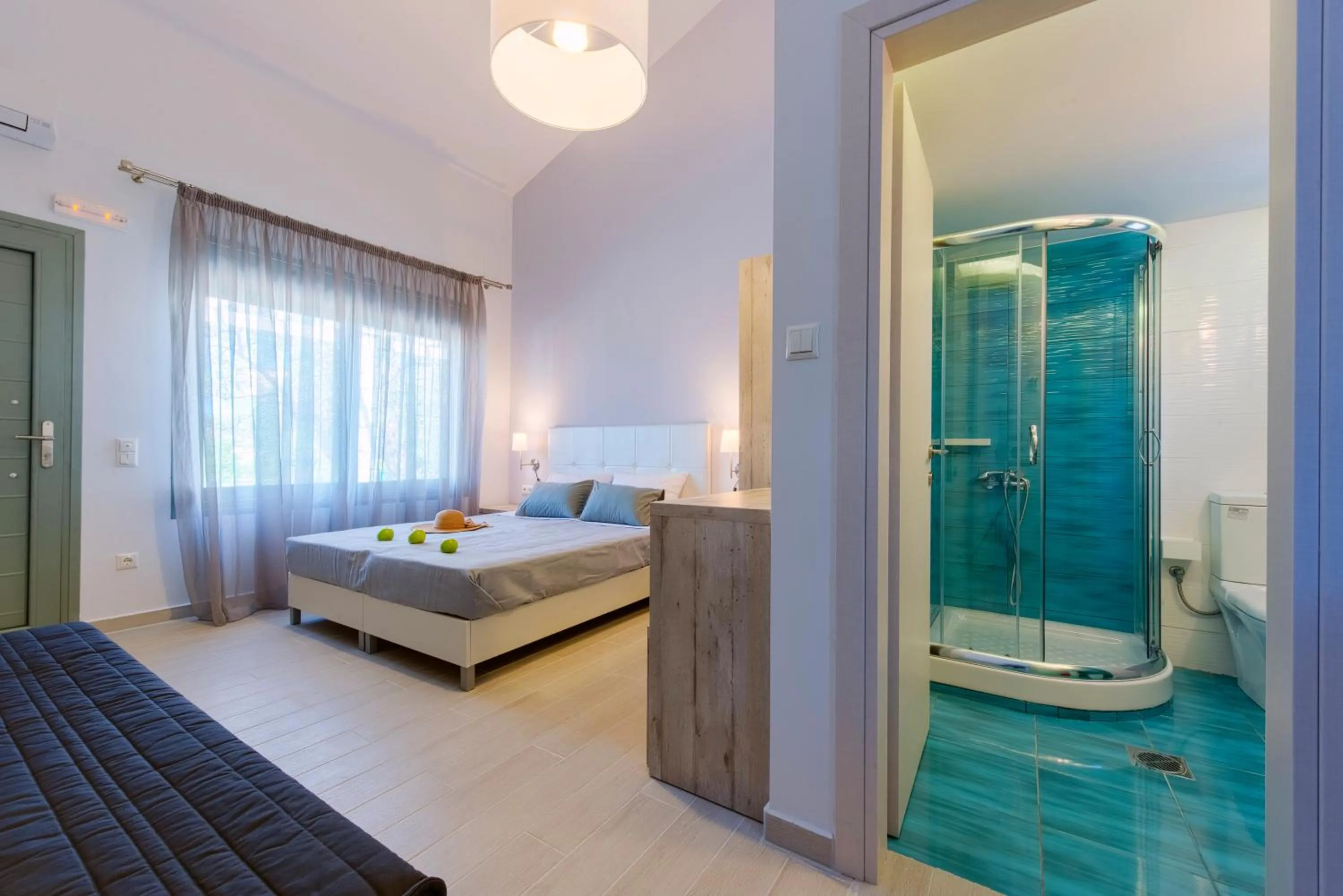Photo of the whole room, Bed in Terra di Olive Thassos