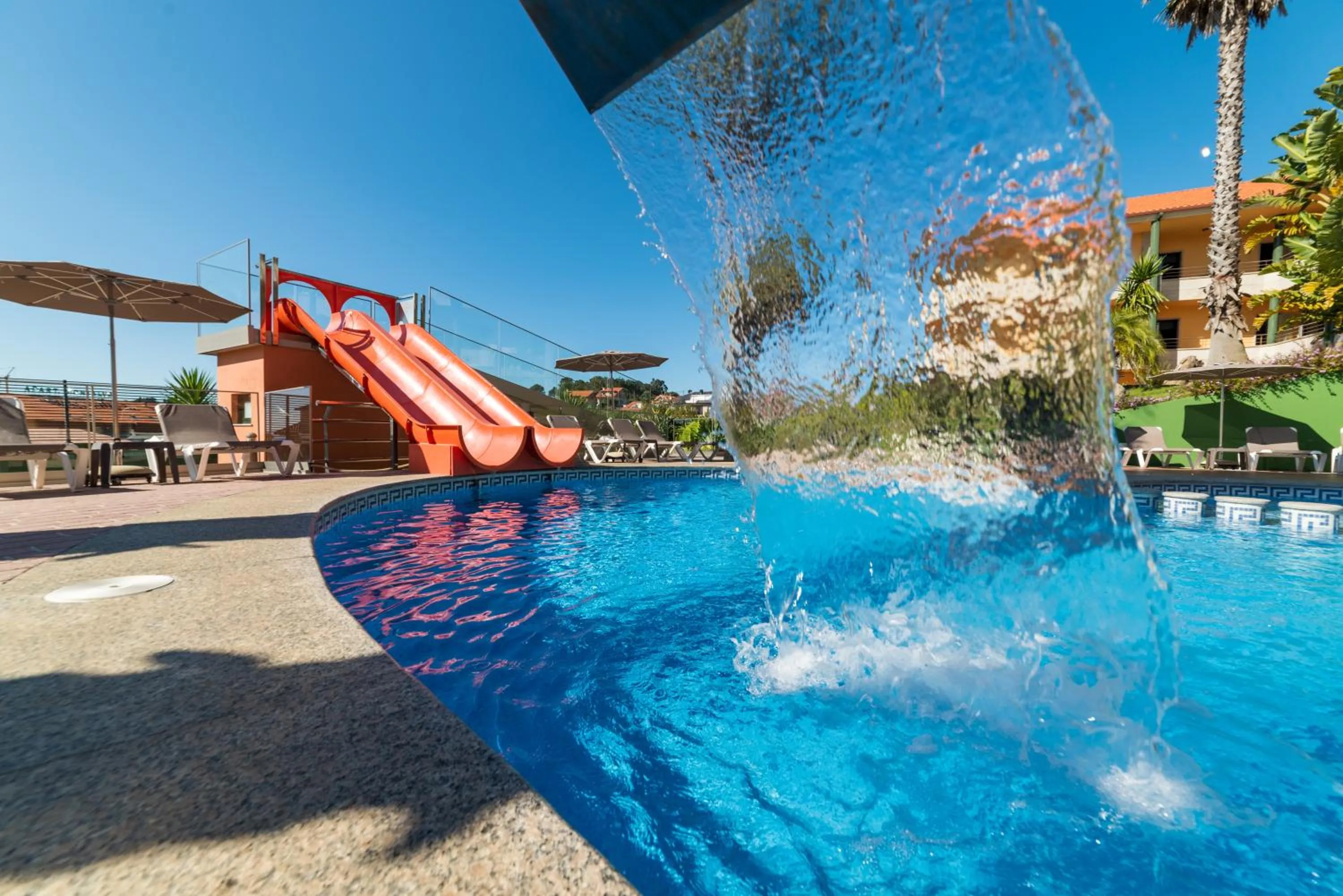 Swimming pool in Apartamentos Atlántico Resort