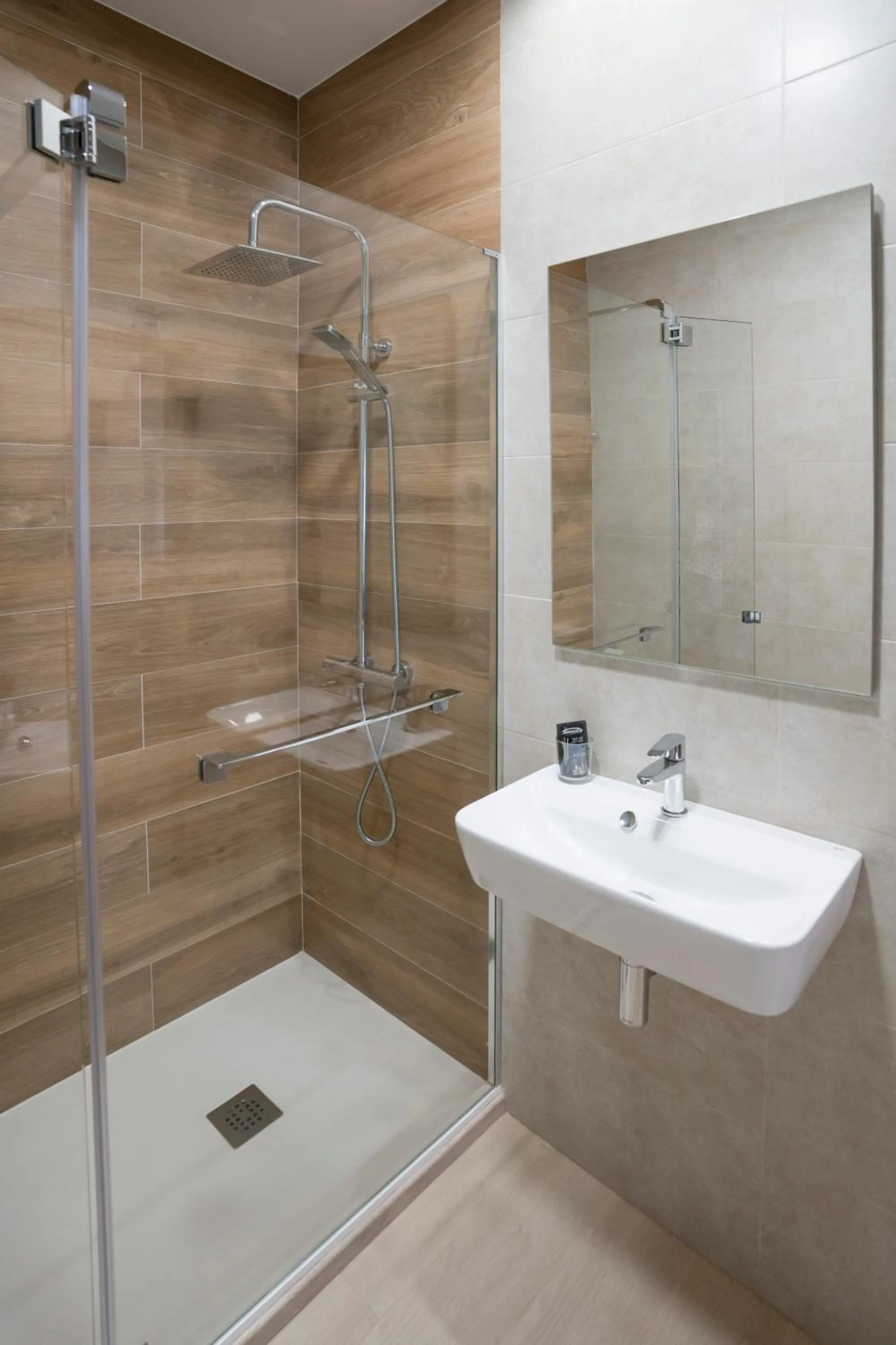 Bathroom in Apartamentos Atlántico Resort