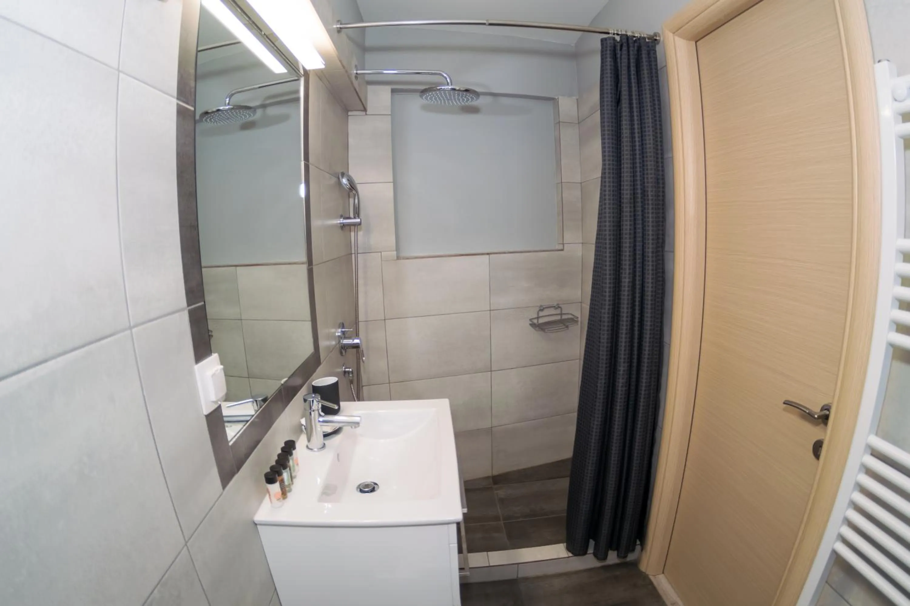 Shower in Connect Studios & Apartments