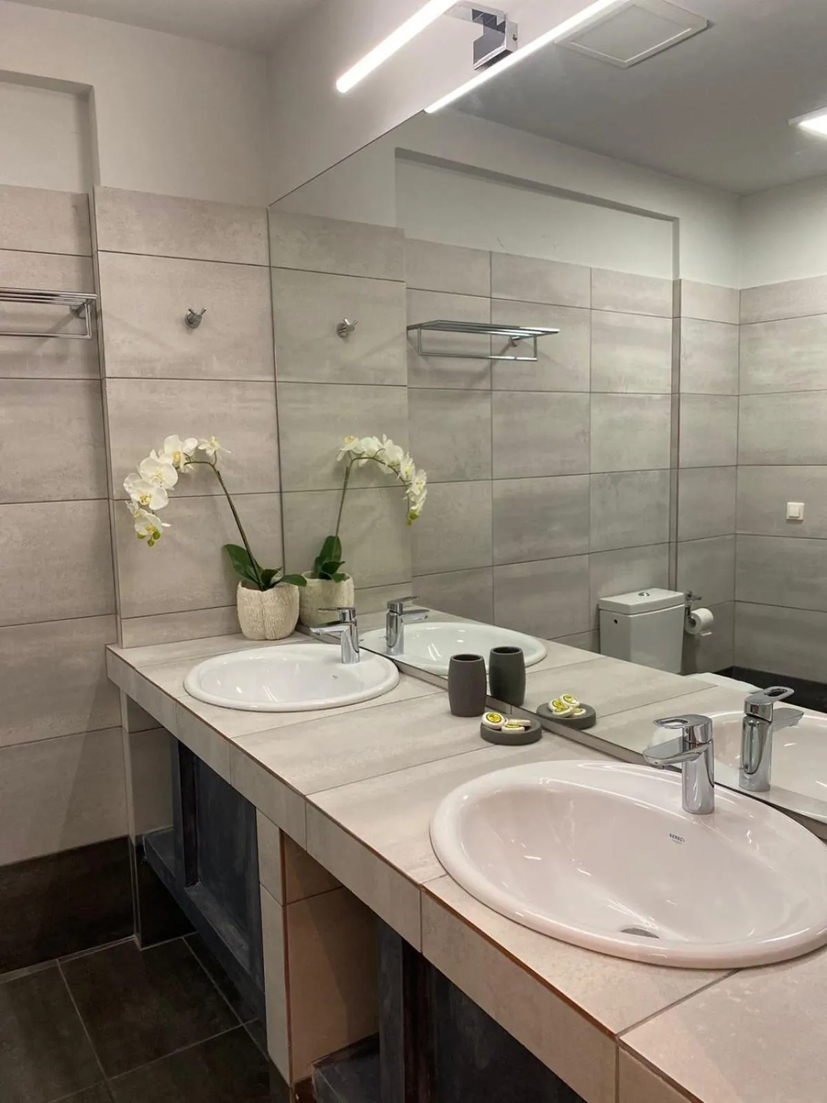 Bathroom in Connect Studios & Apartments