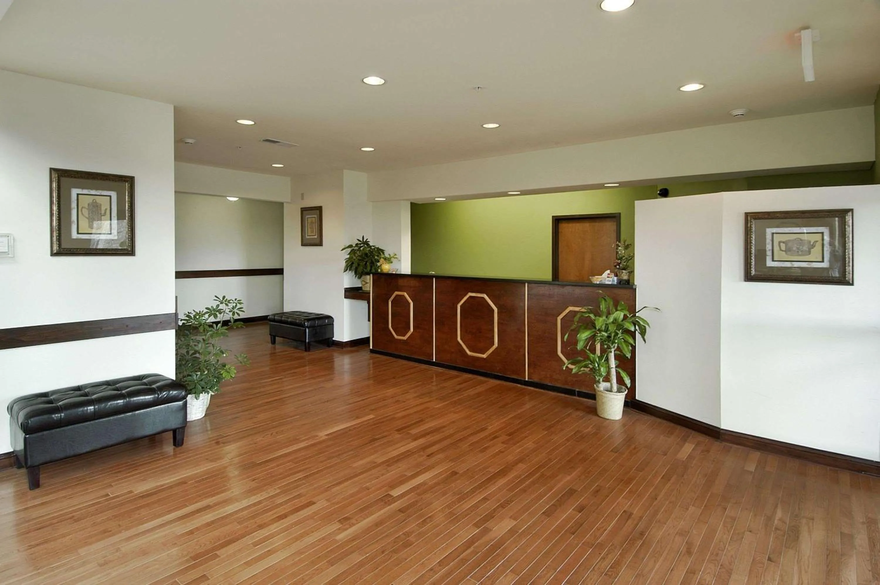 Lobby or reception in Super 8 by Wyndham Bowling Green North