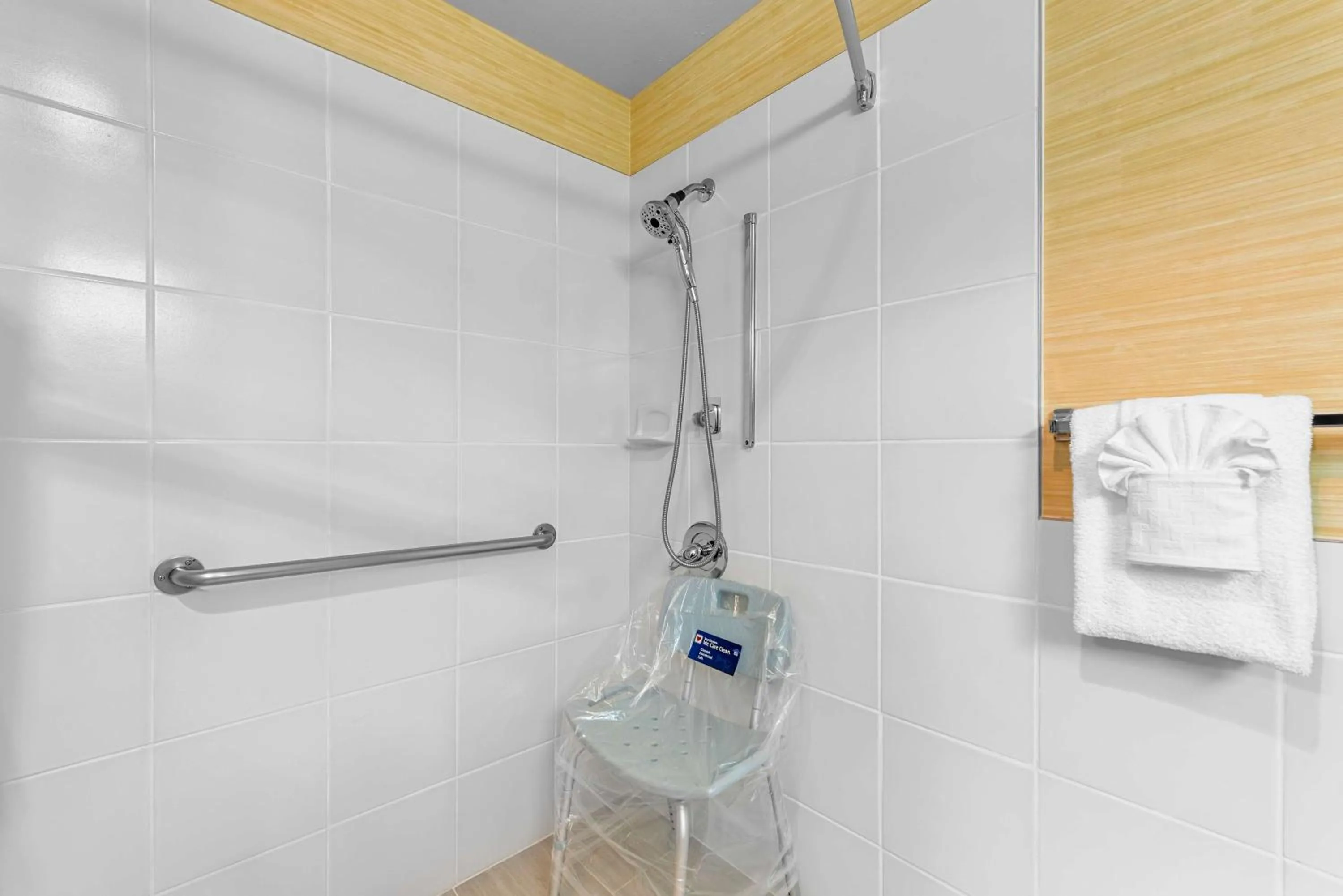 Bathroom in Best Western Cascadia Inn