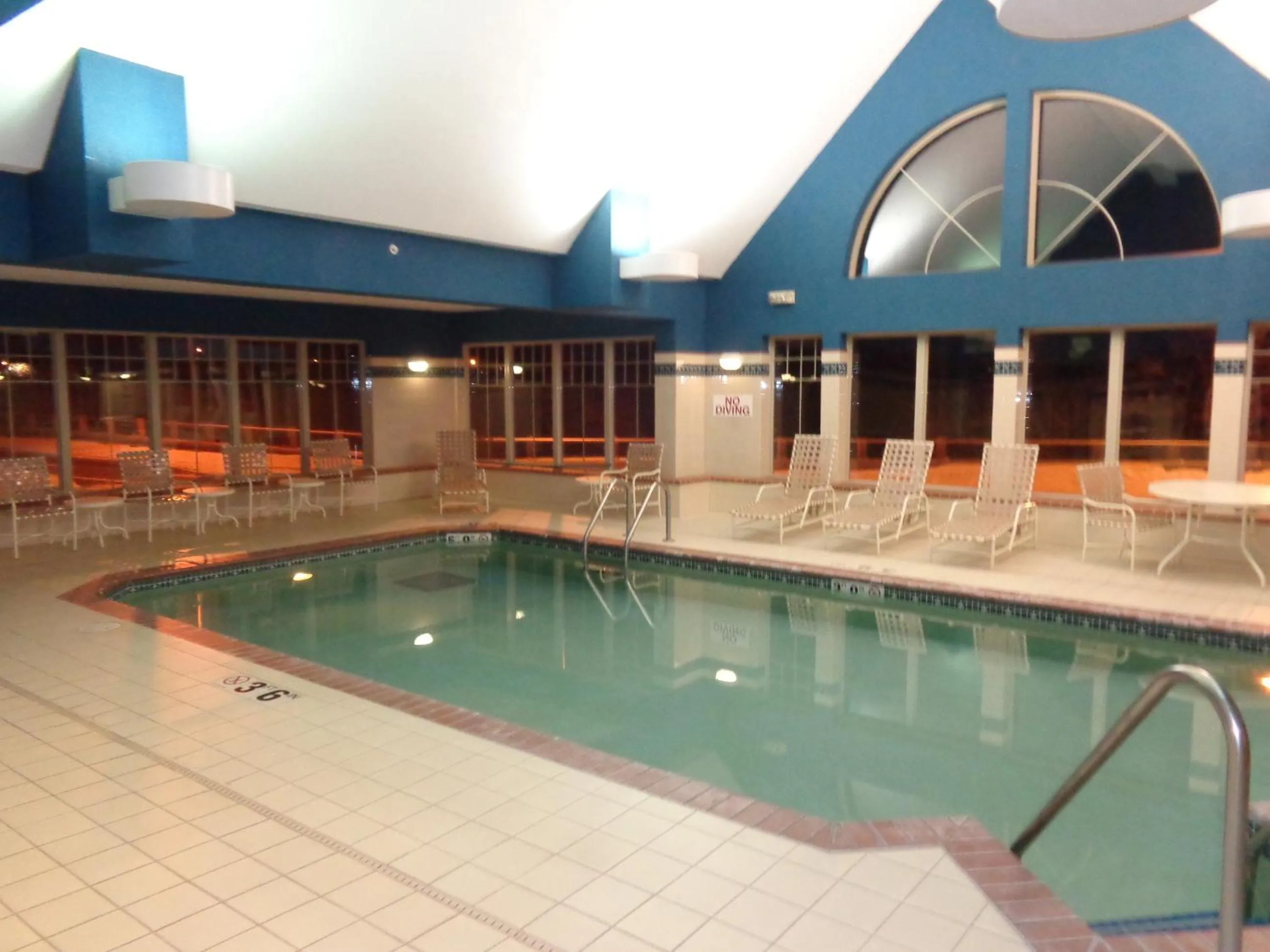 Swimming pool in Country Inn & Suites by Radisson, Wausau, WI