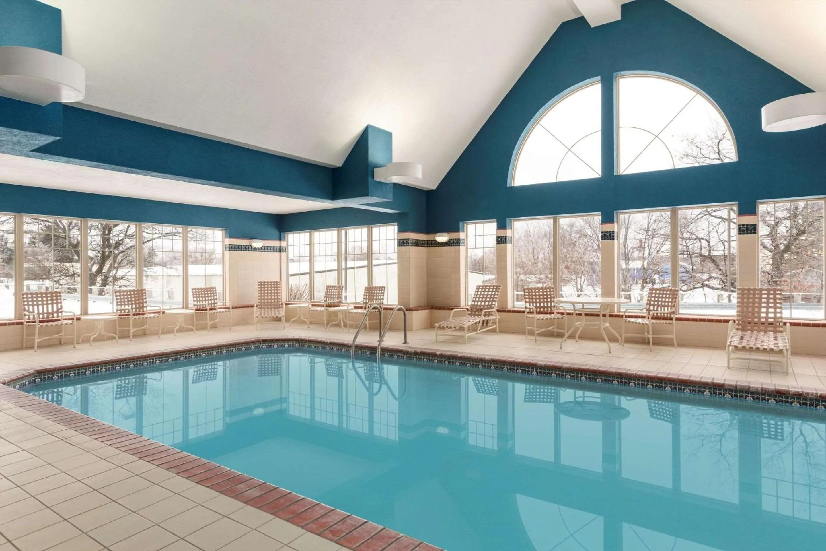 Swimming pool in Country Inn & Suites by Radisson, Wausau, WI