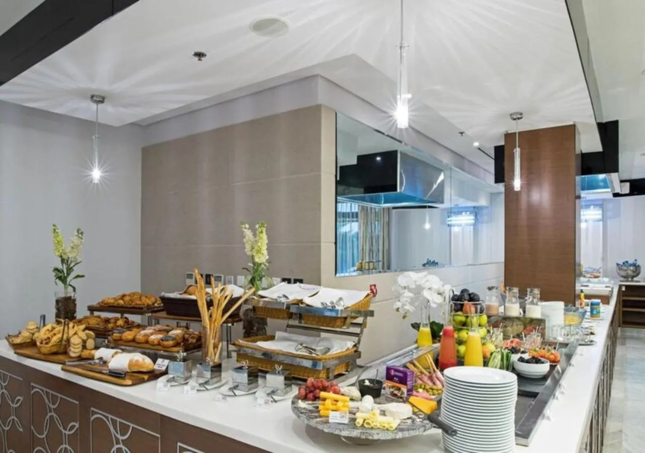 Restaurant/places to eat in The Envoy Hotel Abuja