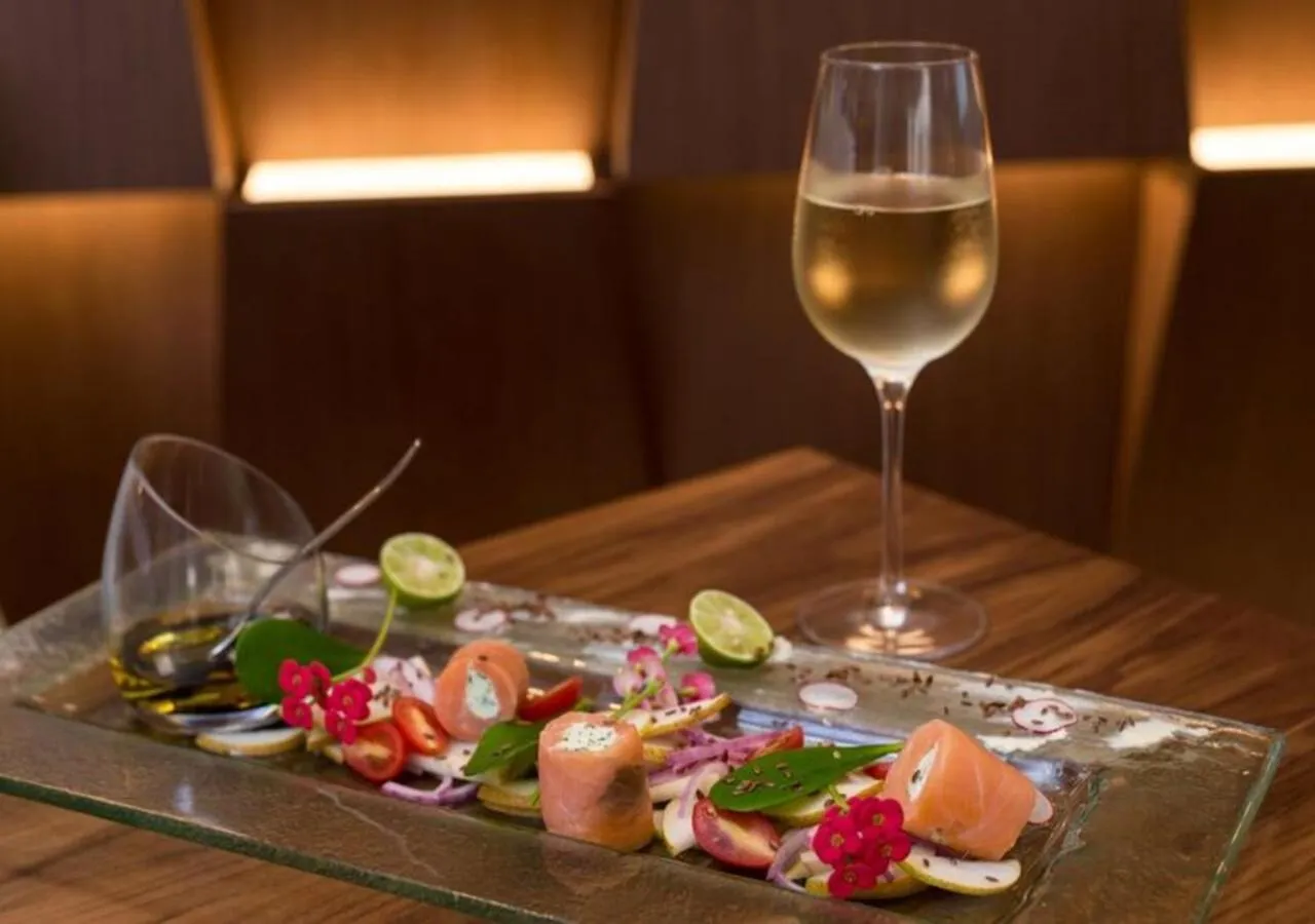 Restaurant/places to eat in The Envoy Hotel Abuja