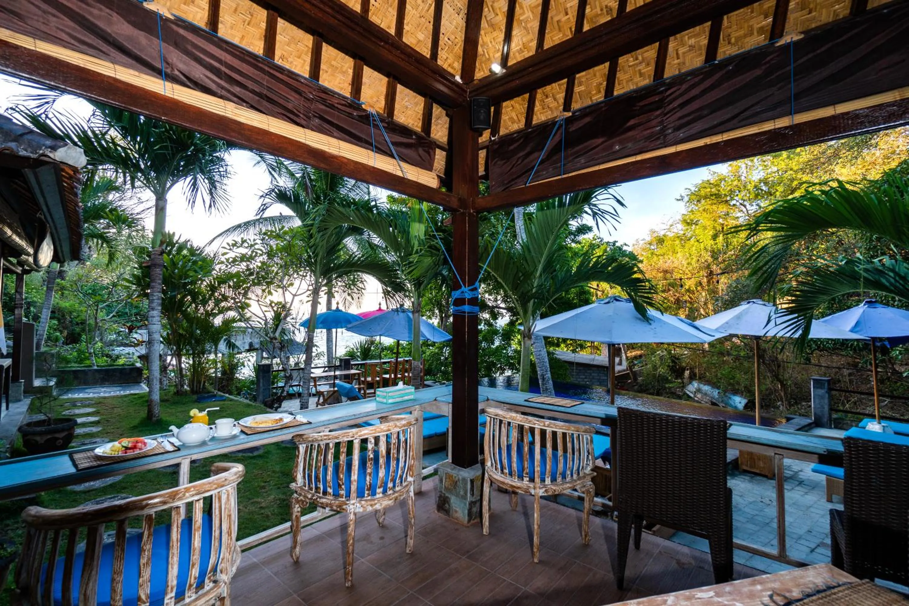 Restaurant/places to eat in Song Lambung Beach Huts