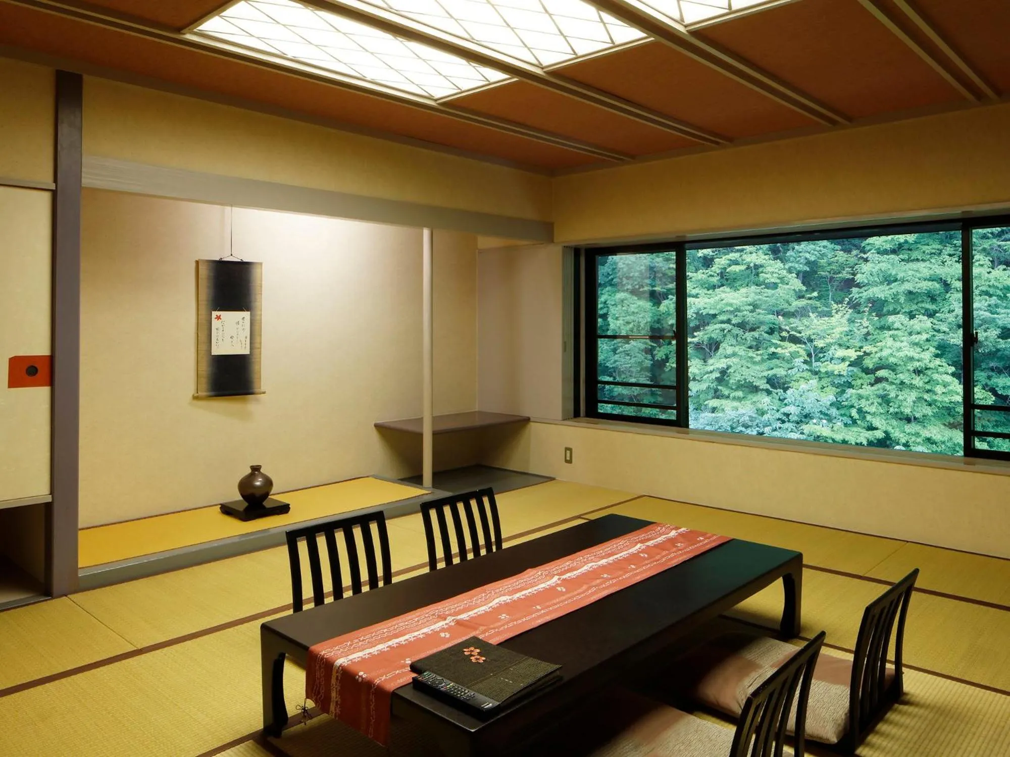 Photo of the whole room in Hana to Hana