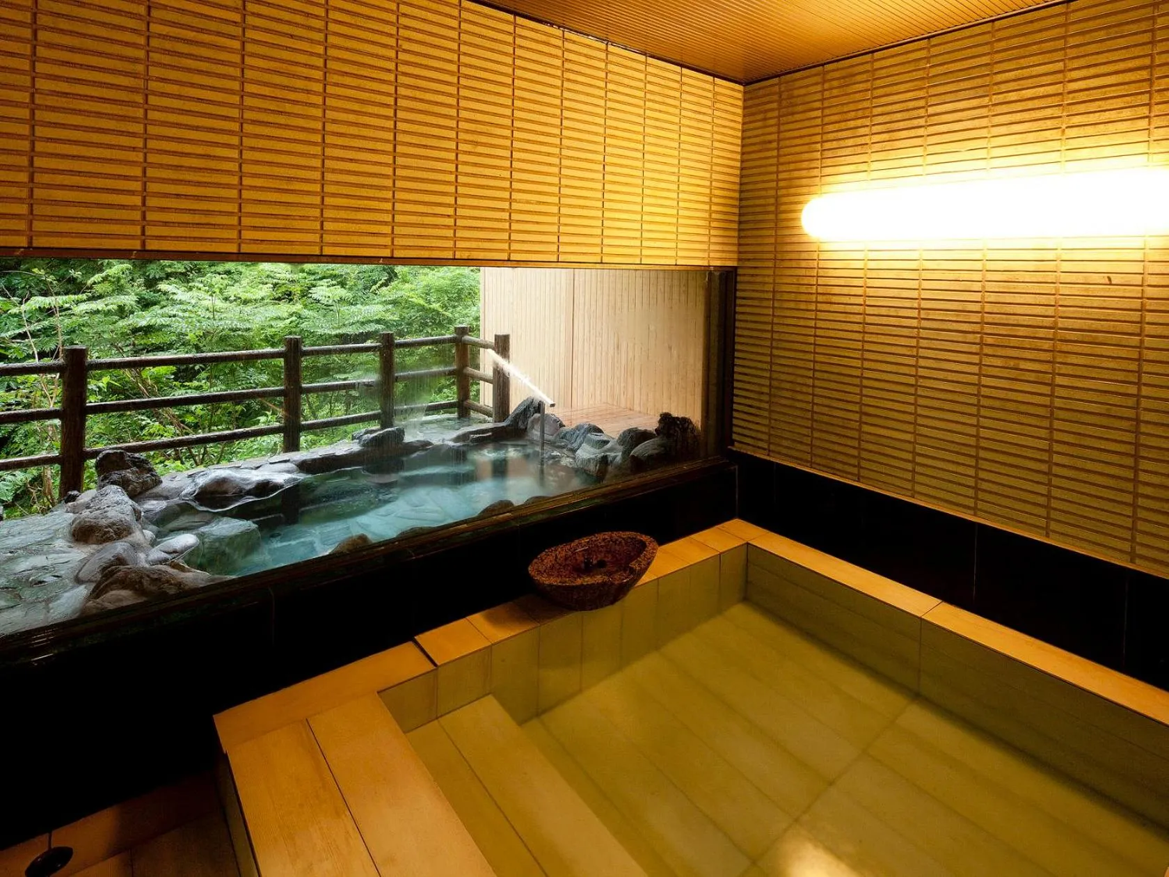 Hot Spring Bath in Hana to Hana