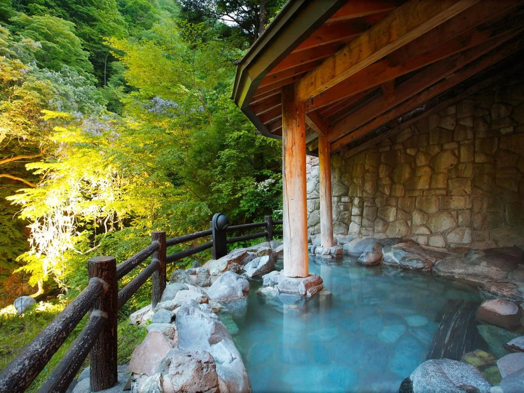 Hot Spring Bath in Hana to Hana