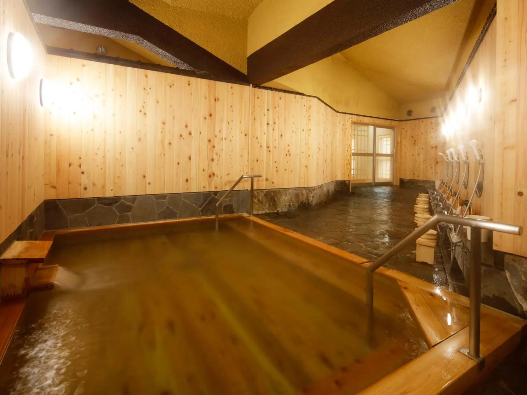 Hot Spring Bath in Hana to Hana