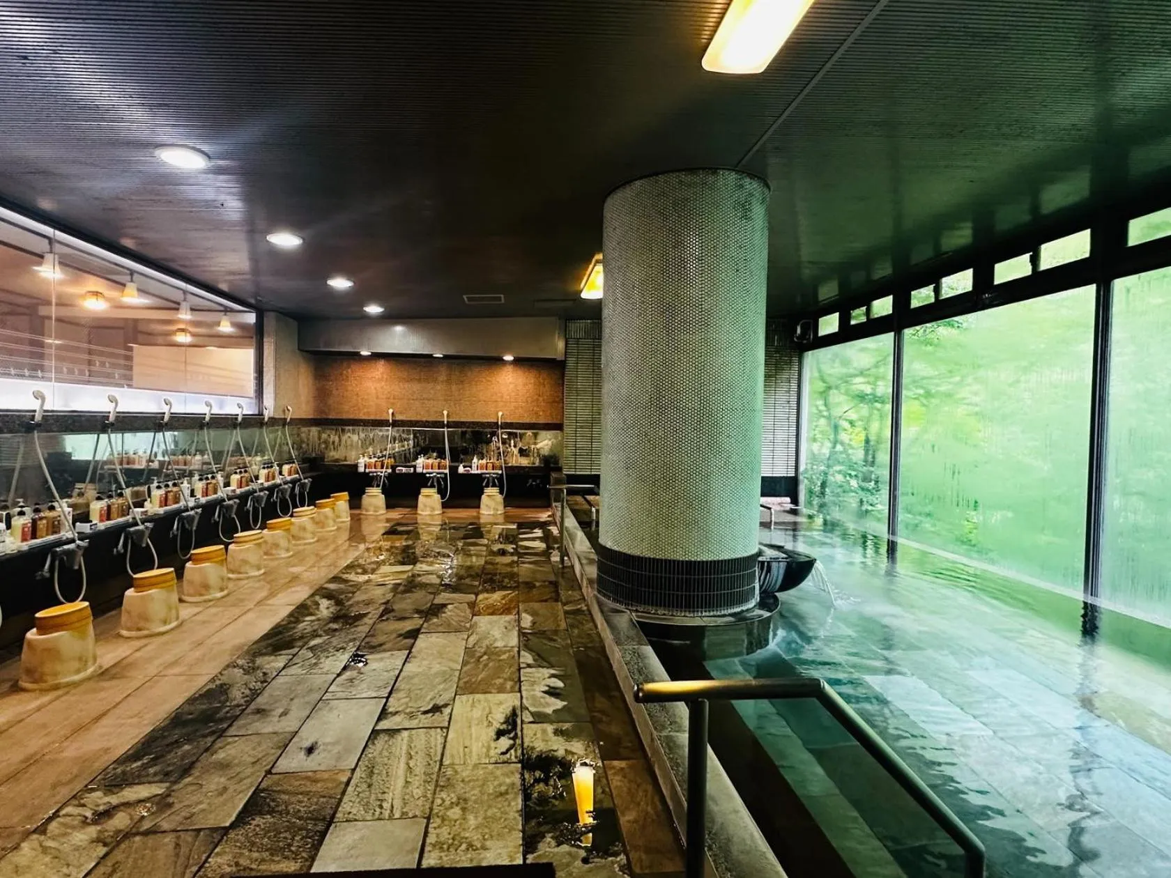 Hot Spring Bath in Hana to Hana